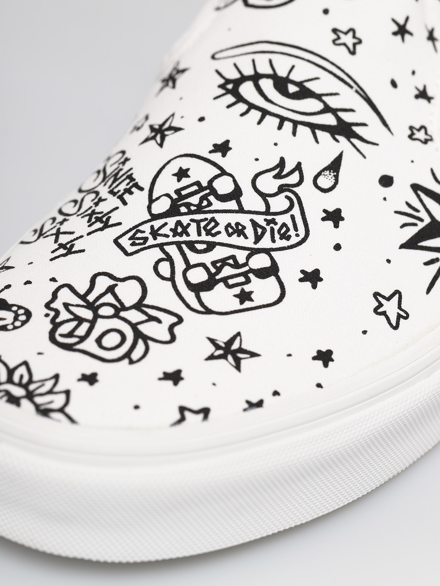 Vans Classic Slip On Shoes (u color tattoo/true white)