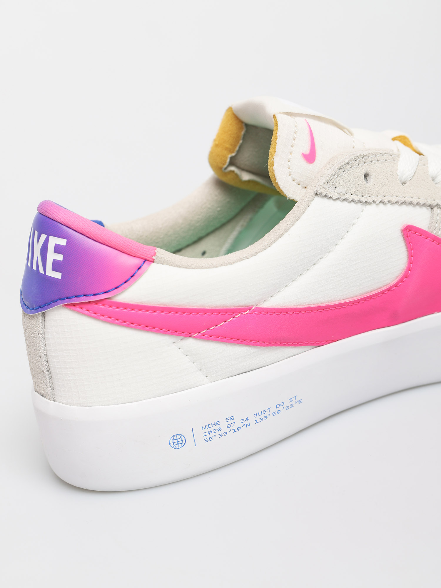 Nike SB Bruin React T Shoes (summit white/racer blue pink blast)