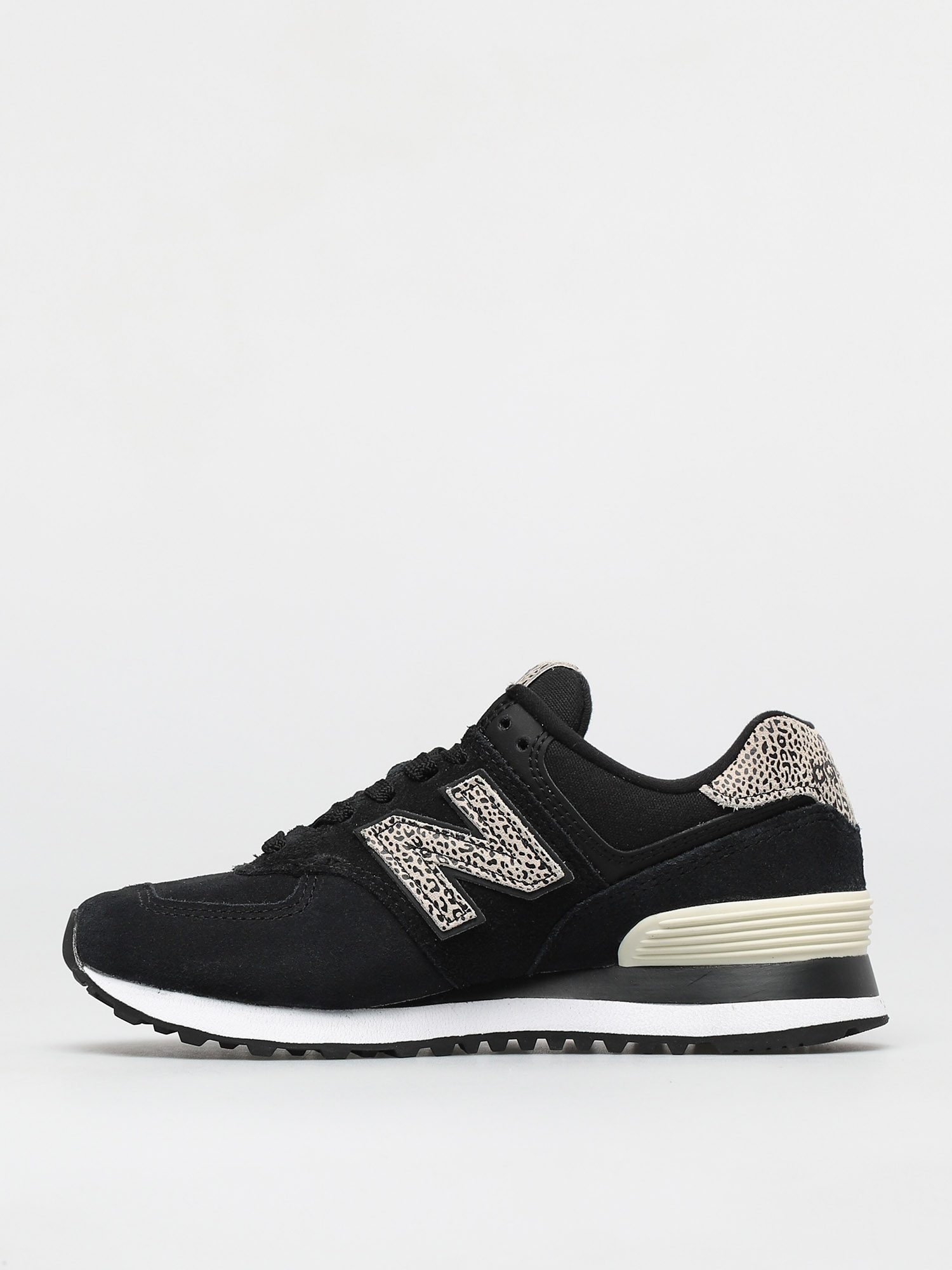 new balance raffia