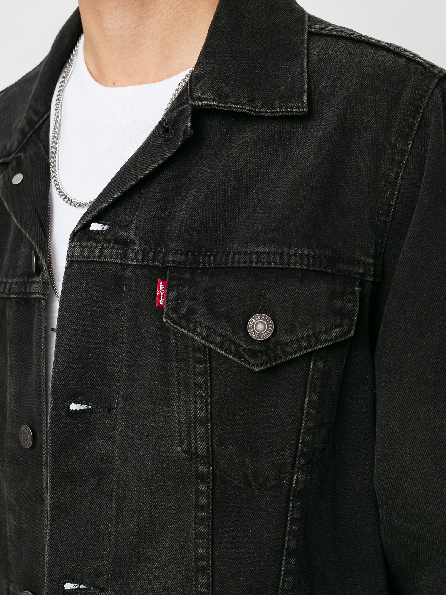 Levi's® Vintage Fit Trucker Jacket (black trucker)