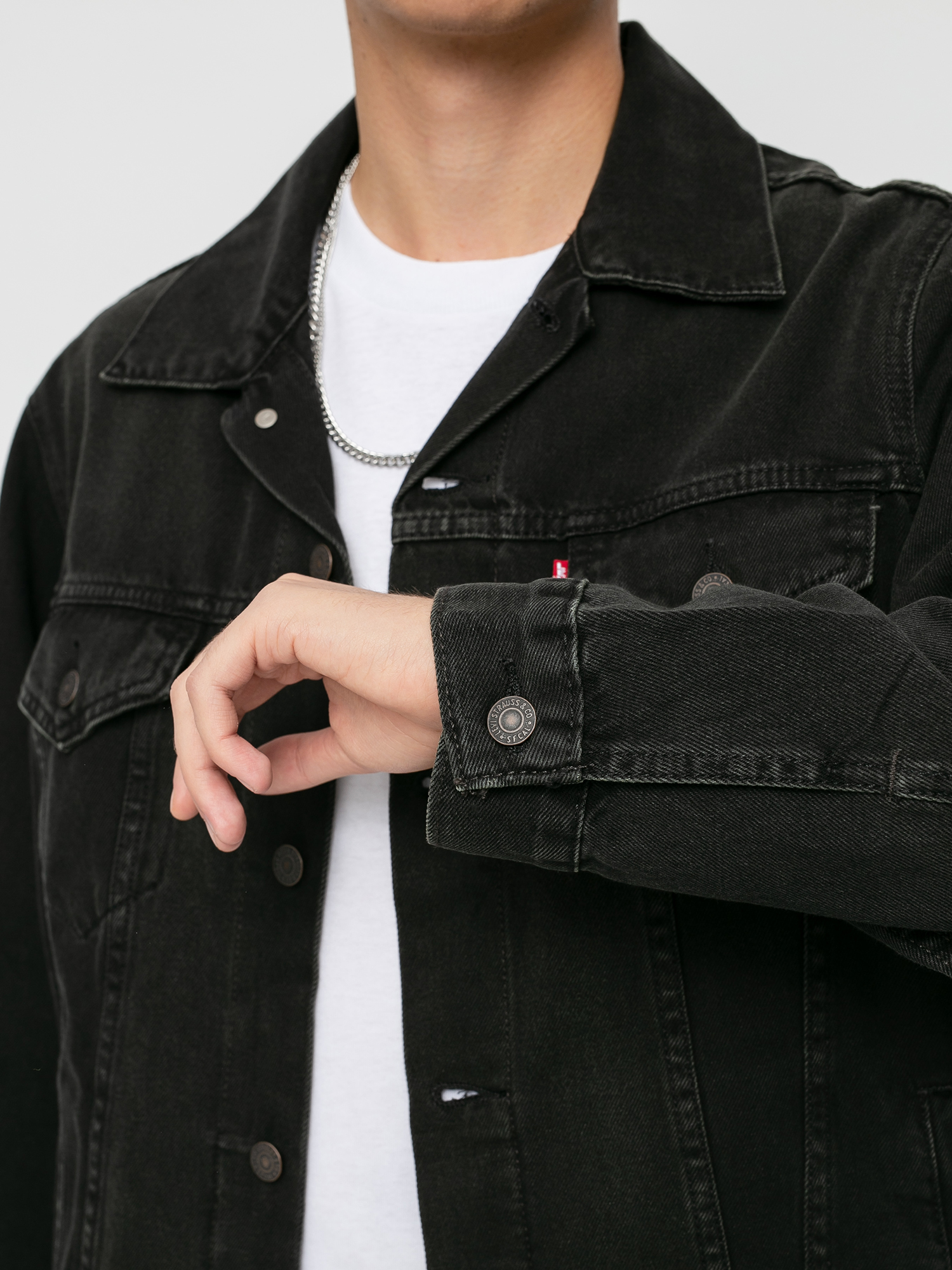 Levi's® Vintage Fit Trucker Jacket (black trucker)