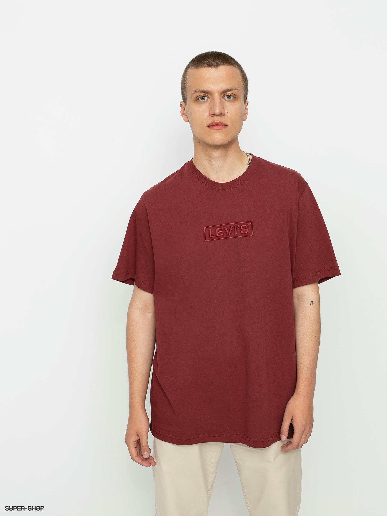 Levi's maroon outlet t shirt