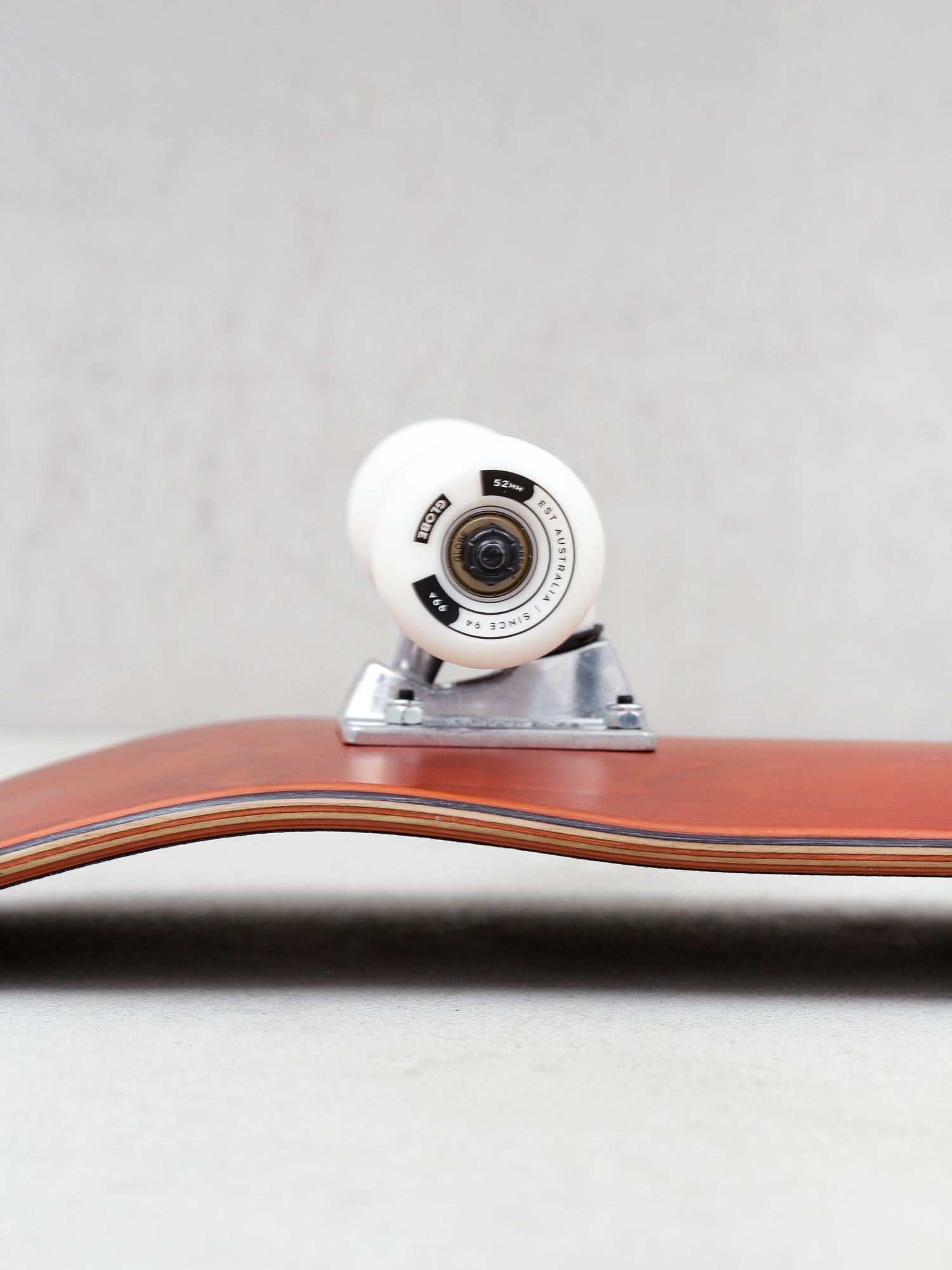 Globe G1 Argo Skateboard - brown (red maple/black)