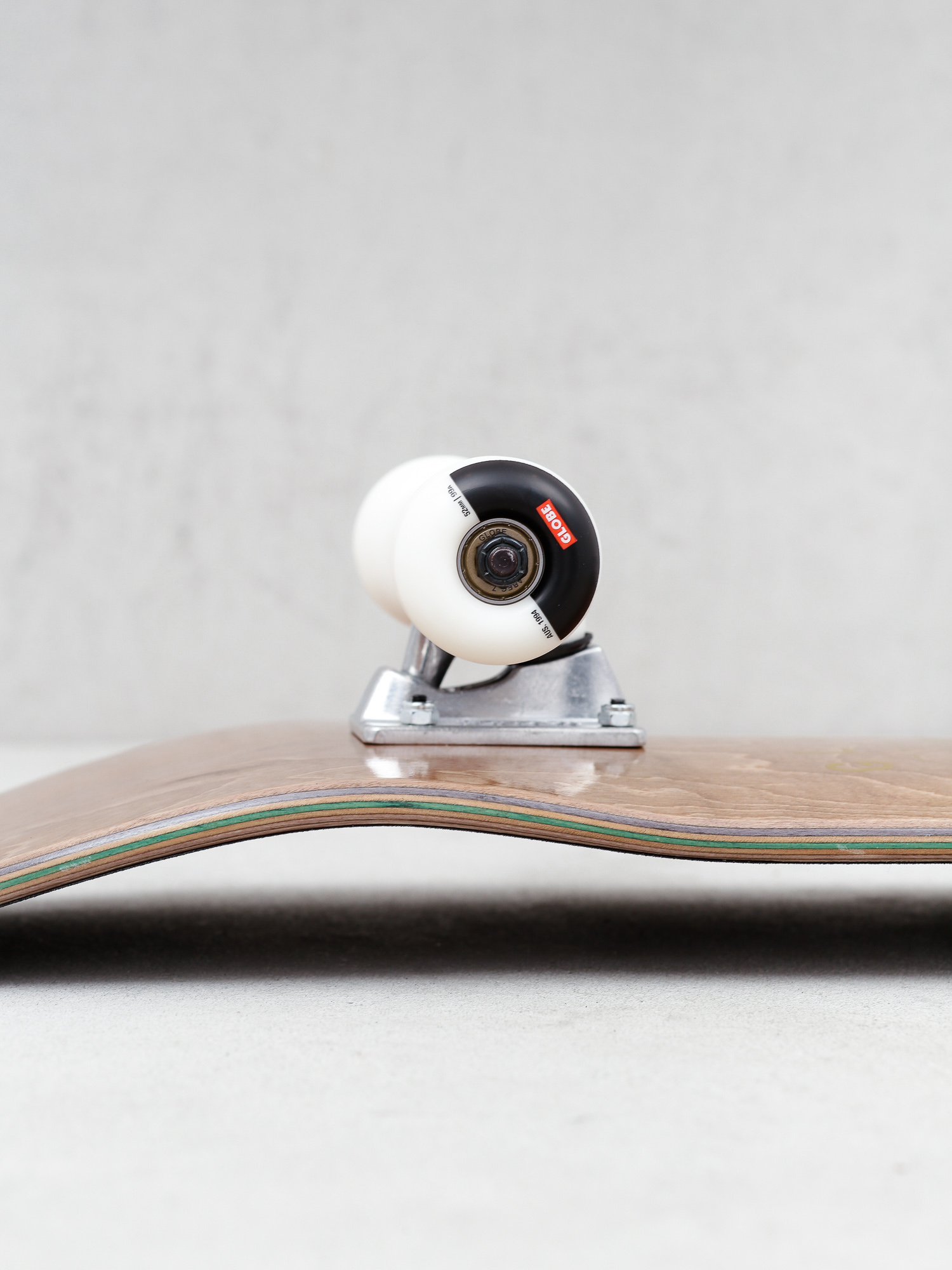 Globe G1 Insignia Skateboard (dark maple/green)