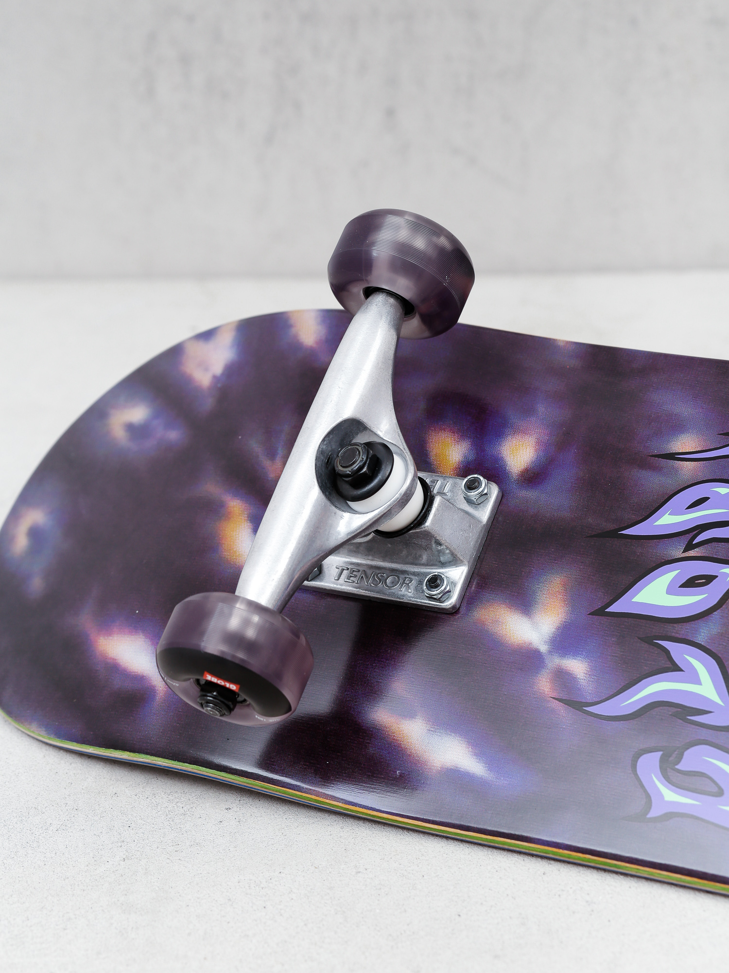 Globe G1 Ablaze Skateboard (black dye)