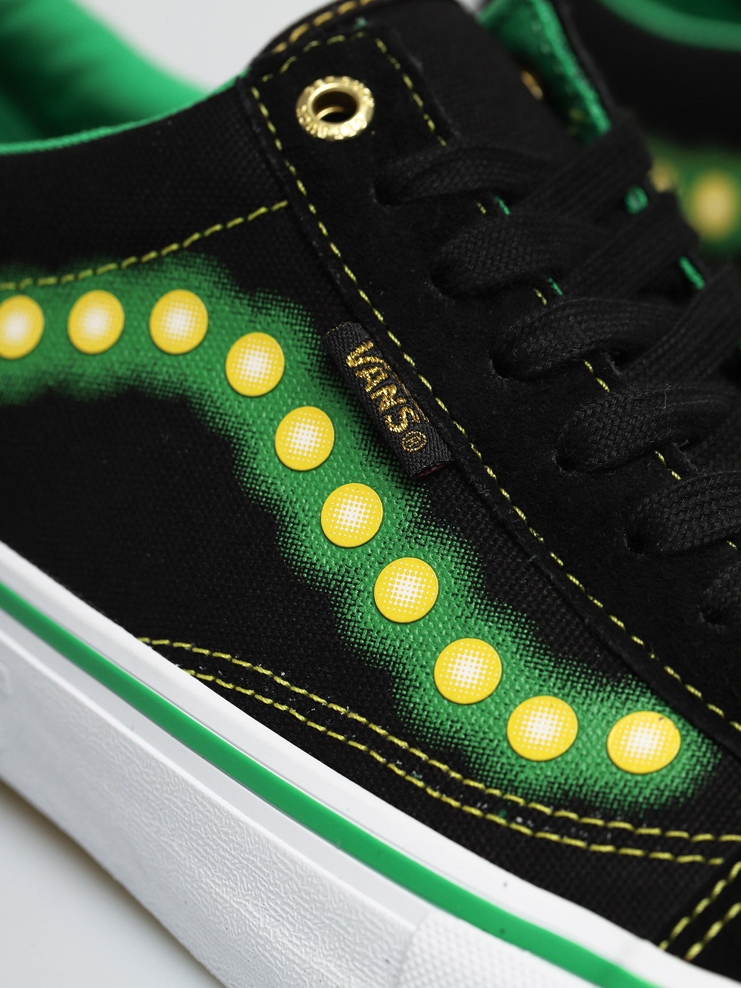 Vans X Shake Junt Old Skool Pro Schuhe (black/white)