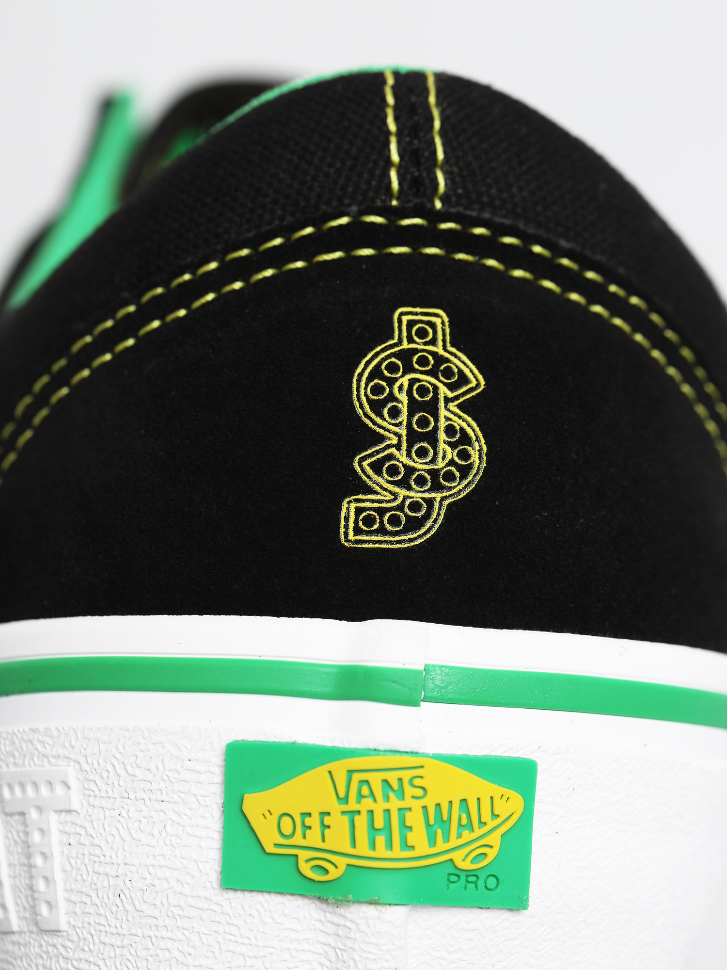 Vans X Shake Junt Old Skool Pro Schuhe (black/white)