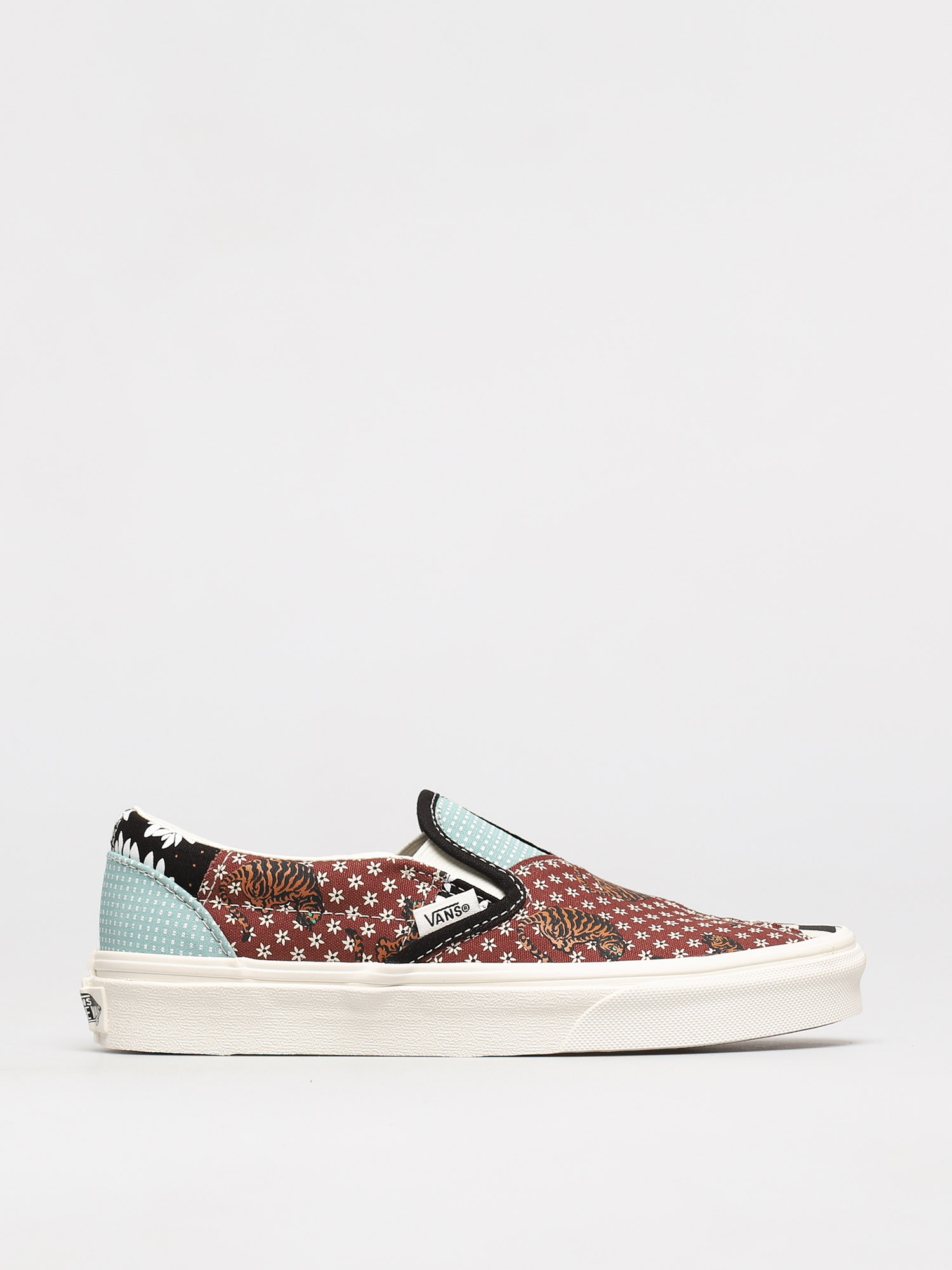 Vans Classic Slip On Shoes (tiger patchwork/blktrwht)