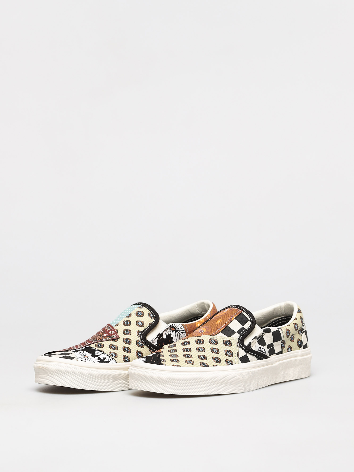 Vans Classic Slip On Shoes (tiger patchwork/blktrwht)