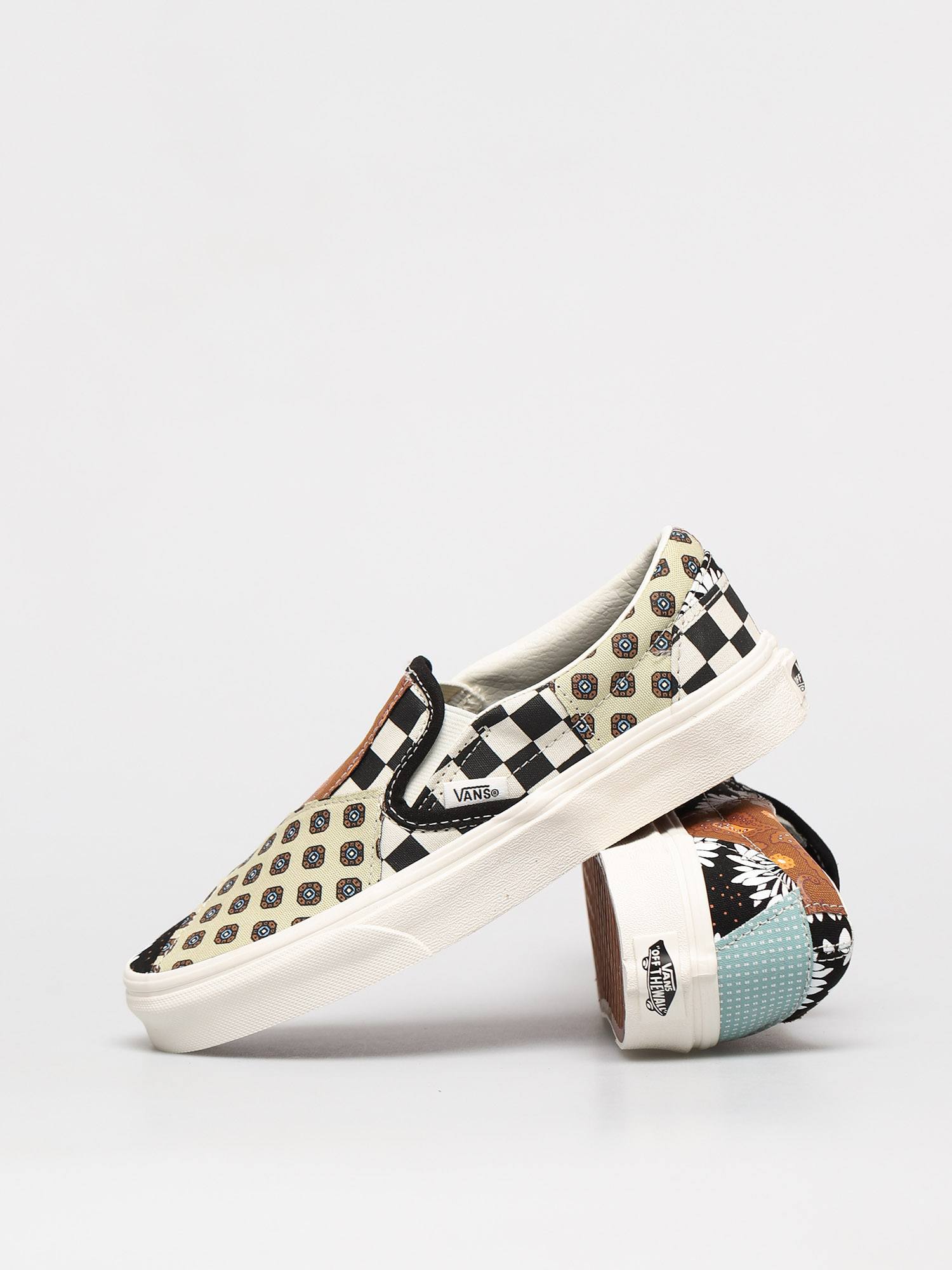 Vans Classic Slip On Shoes (tiger patchwork/blktrwht)