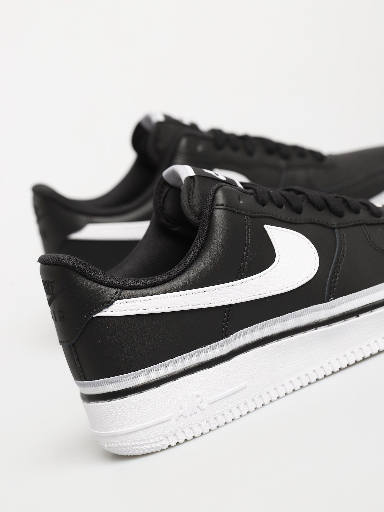 Nike Air Force 1 07 Lv8 Schuhe (black/white wolf grey)