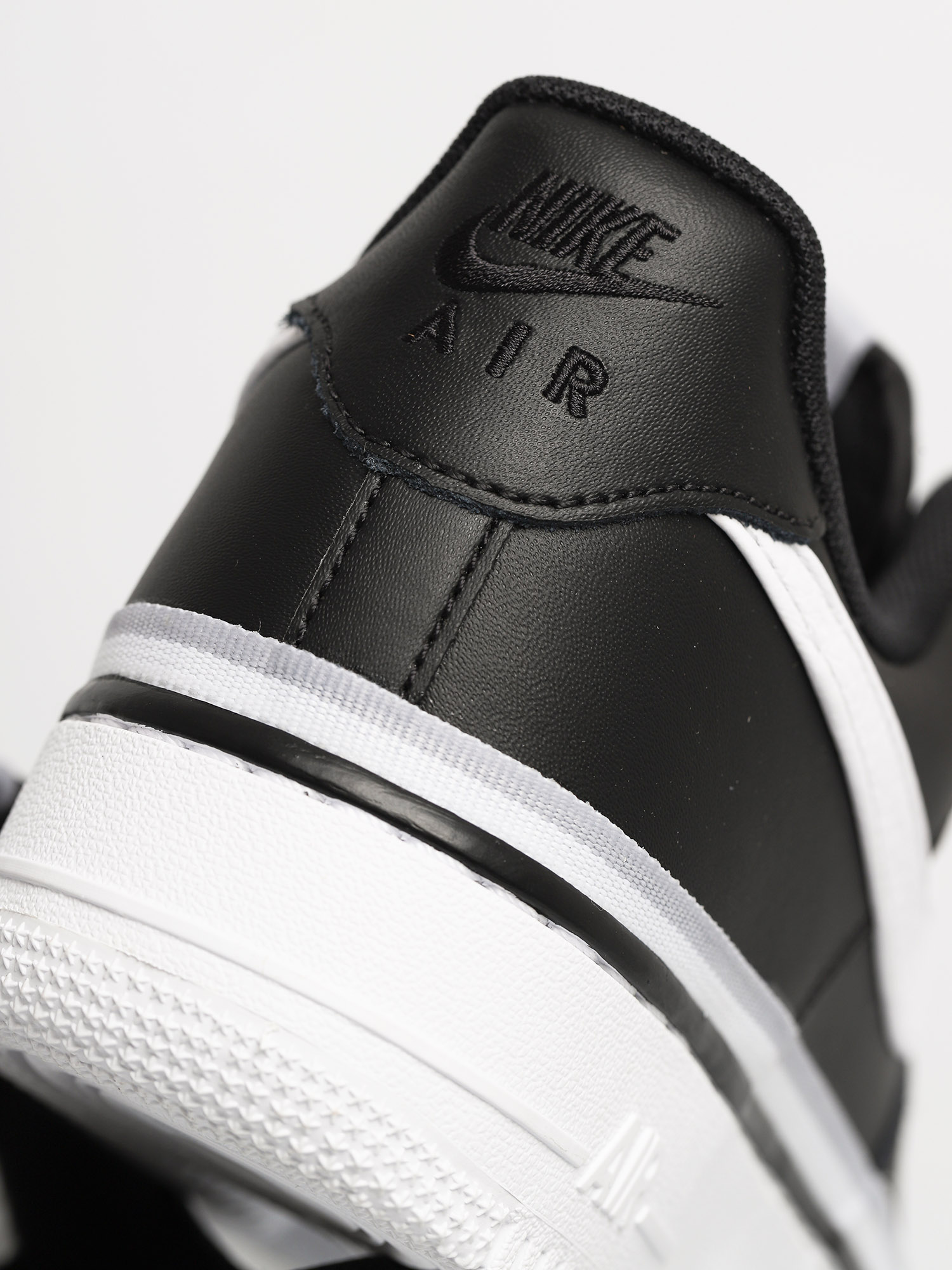 Nike Air Force 1 07 Lv8 Schuhe (black/white wolf grey)