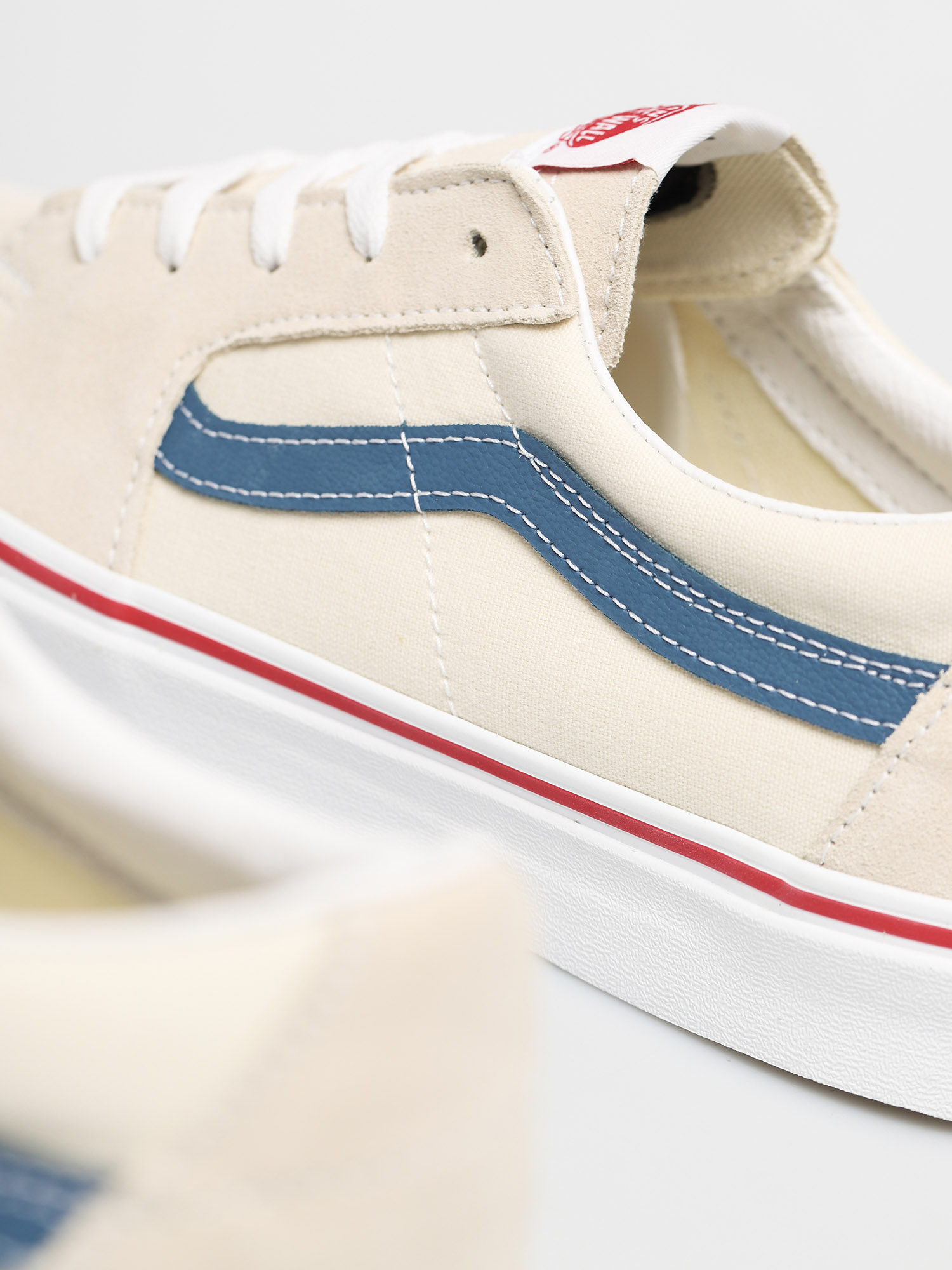 Vans Sk8 Low Shoes (classic white/navy)