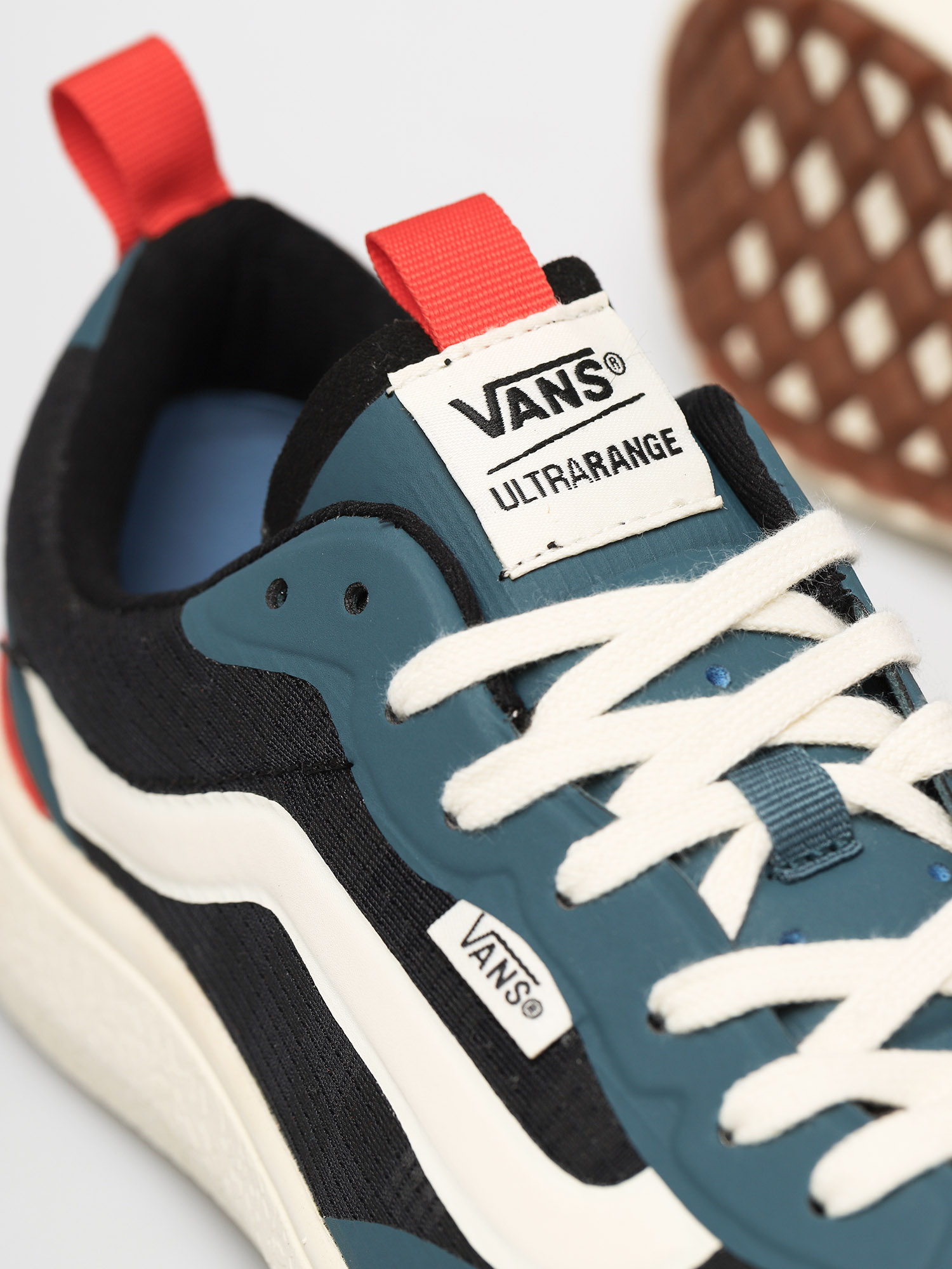 Vans Ultrarange Exo Shoes (atlantic deep/antique wht)