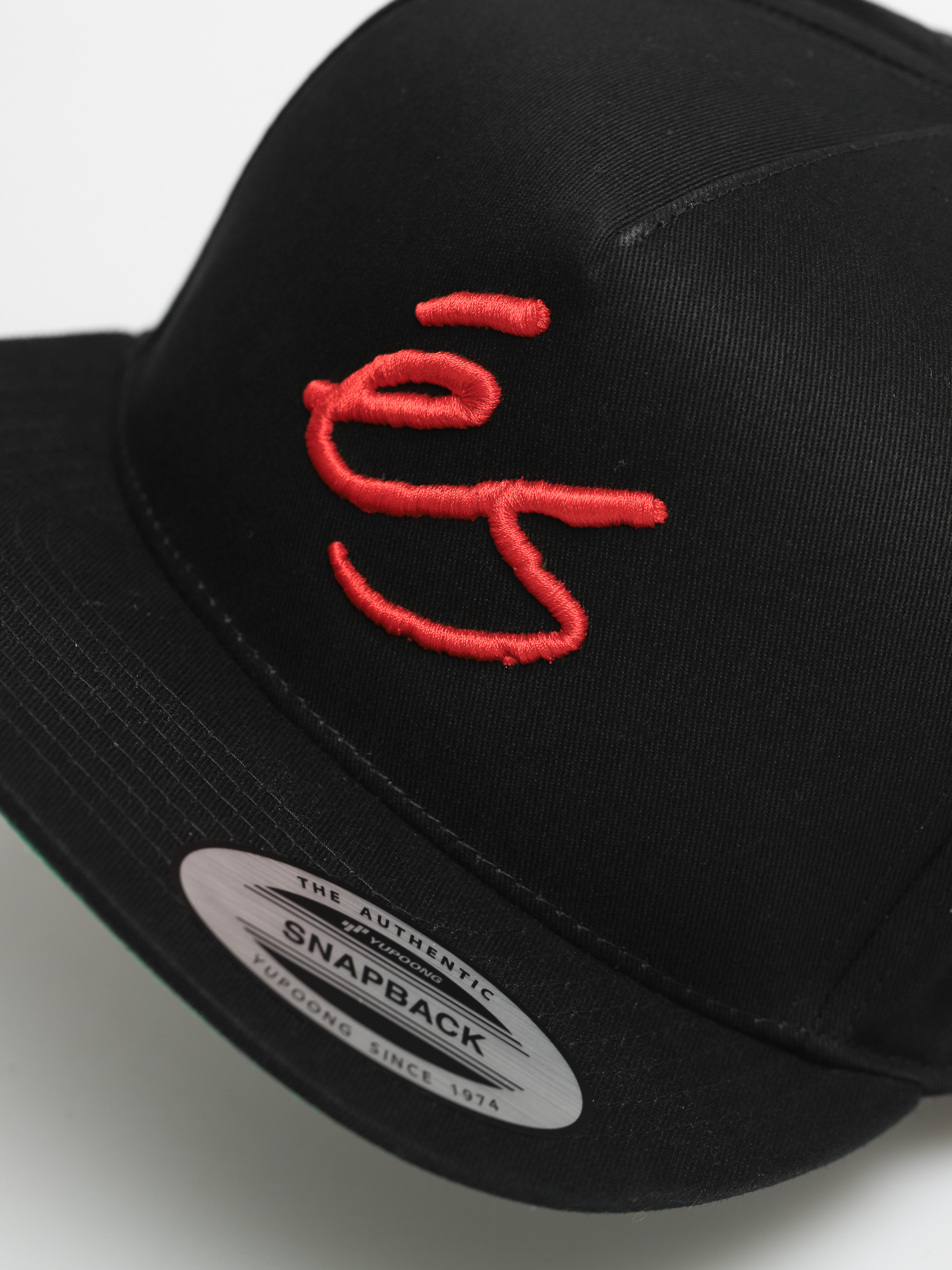 eS Script Snapback ZD Cap (black)