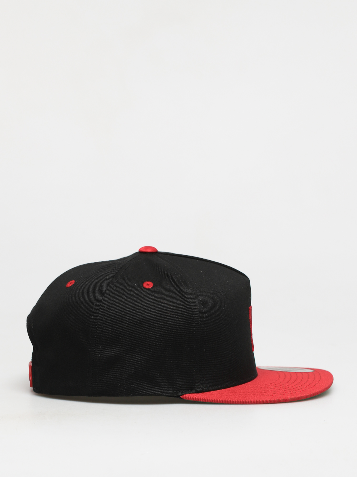 eS Main Block Snapback ZD Cap (black/red)