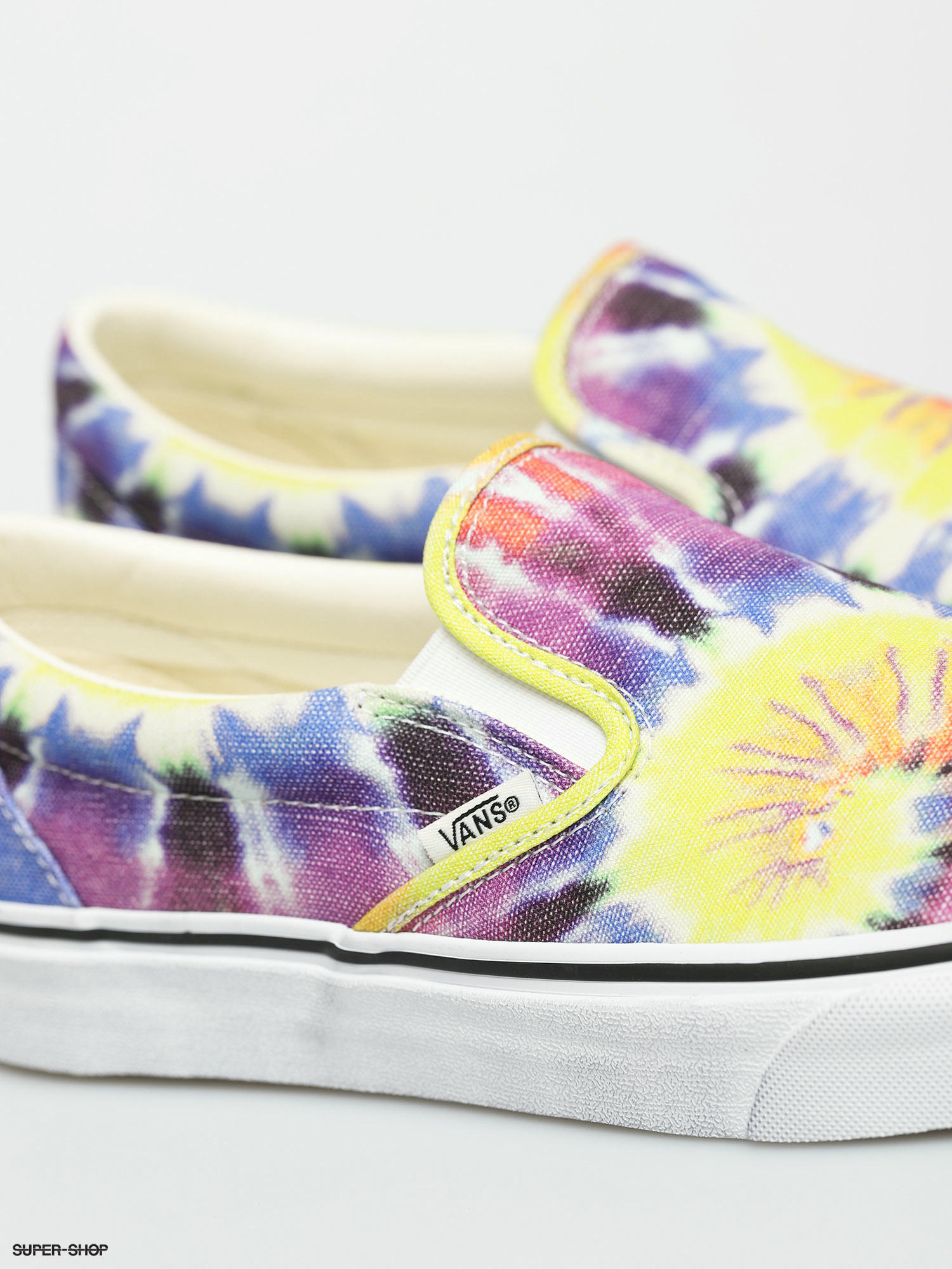 vans slip on washed tie dye canvas sneaker