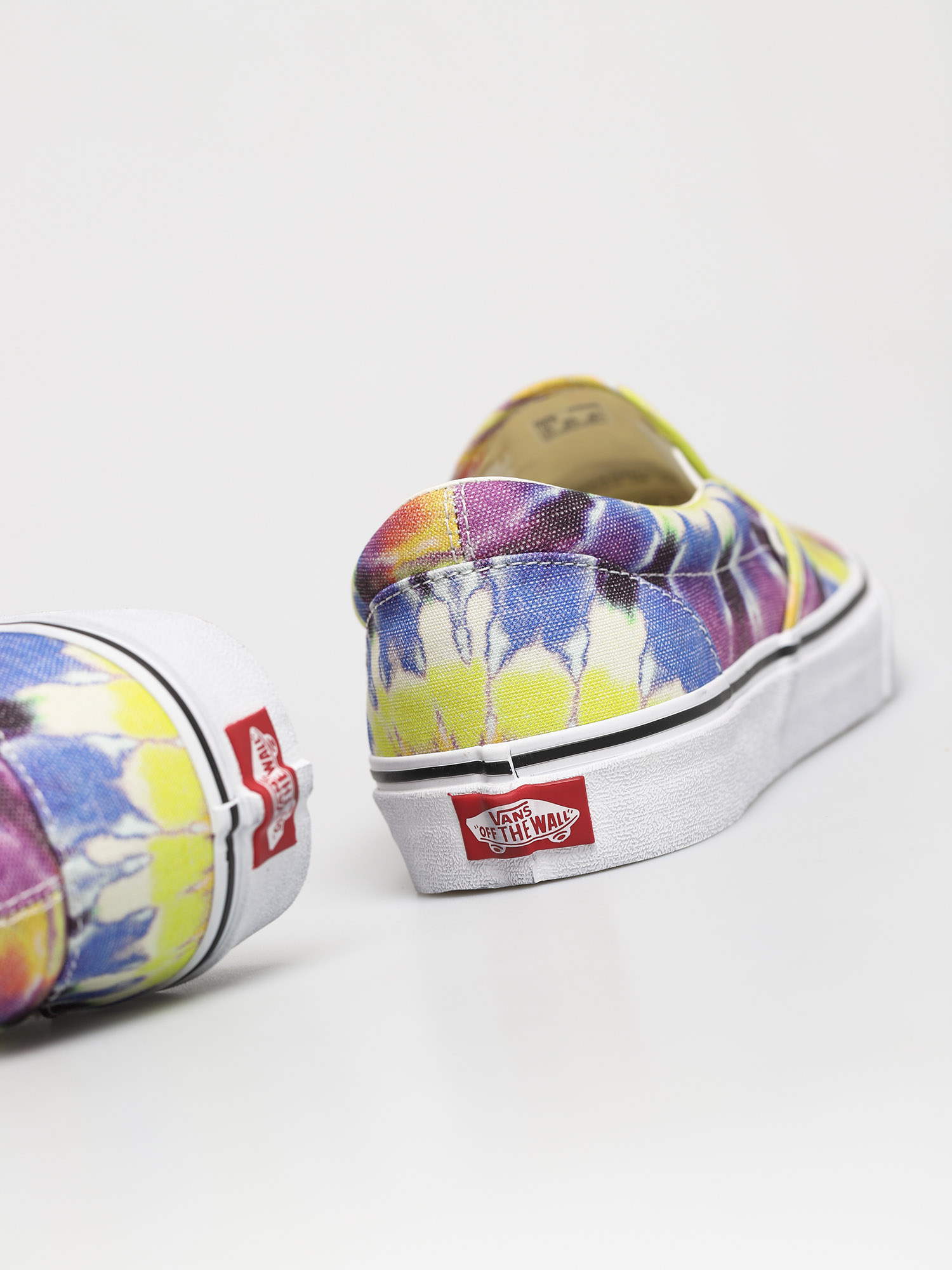 Vans Classic Slip On Shoes (washed/tie dye/true wht)