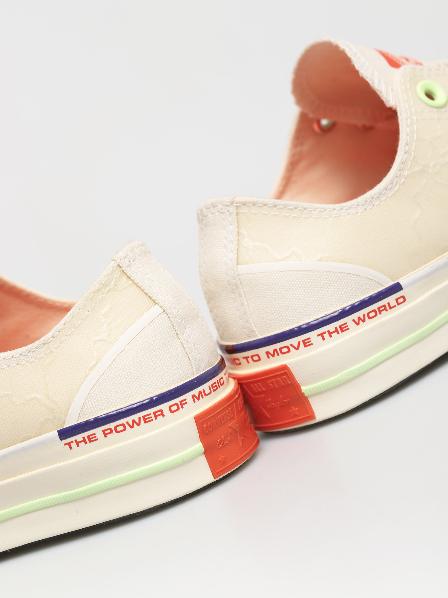 Converse X PIGALLE  Chuck 70 Ox Chucks (white/barely volt)