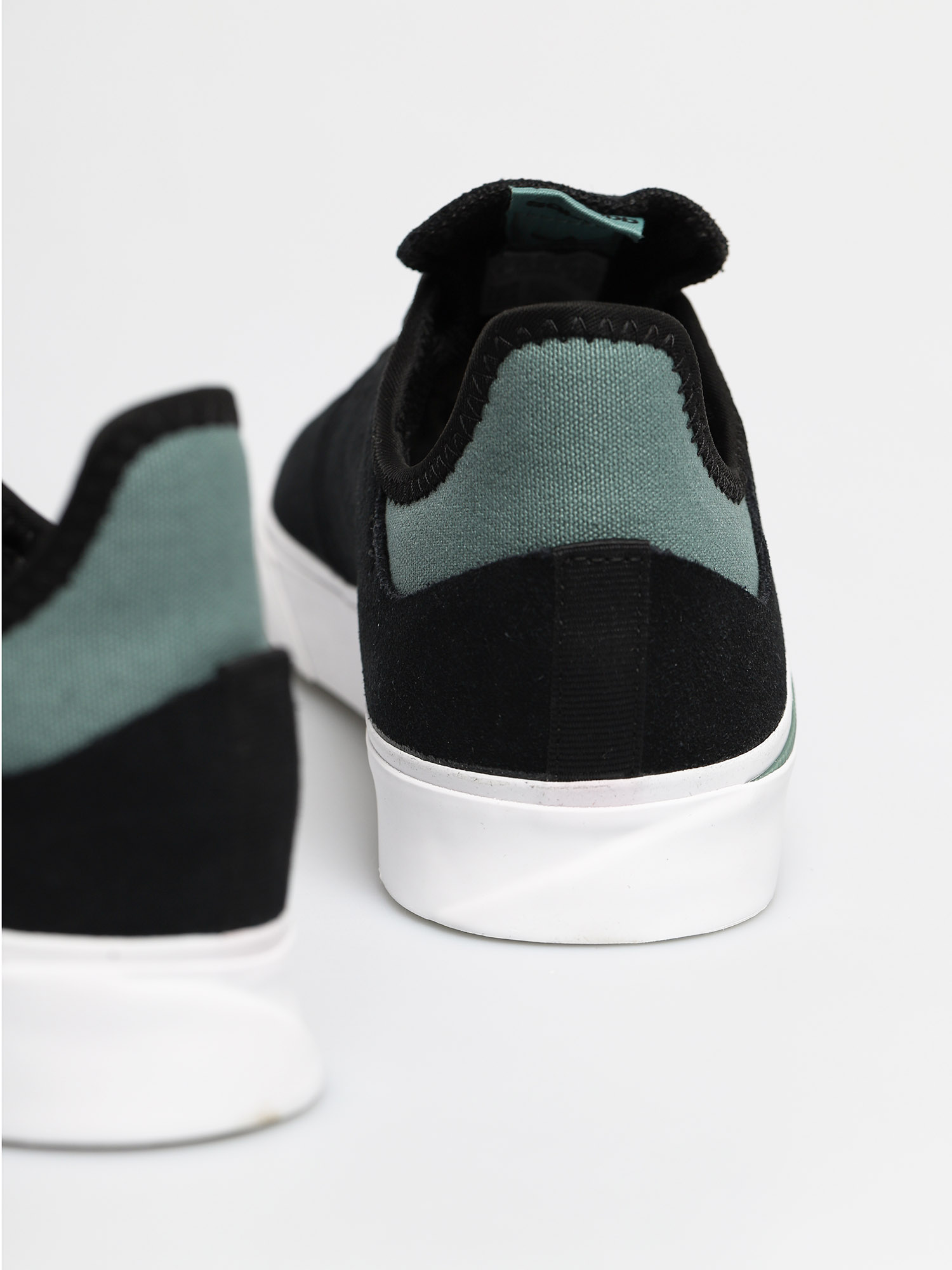 adidas Originals Sabalo Schuhe (cblack/ftwwht/teceme)