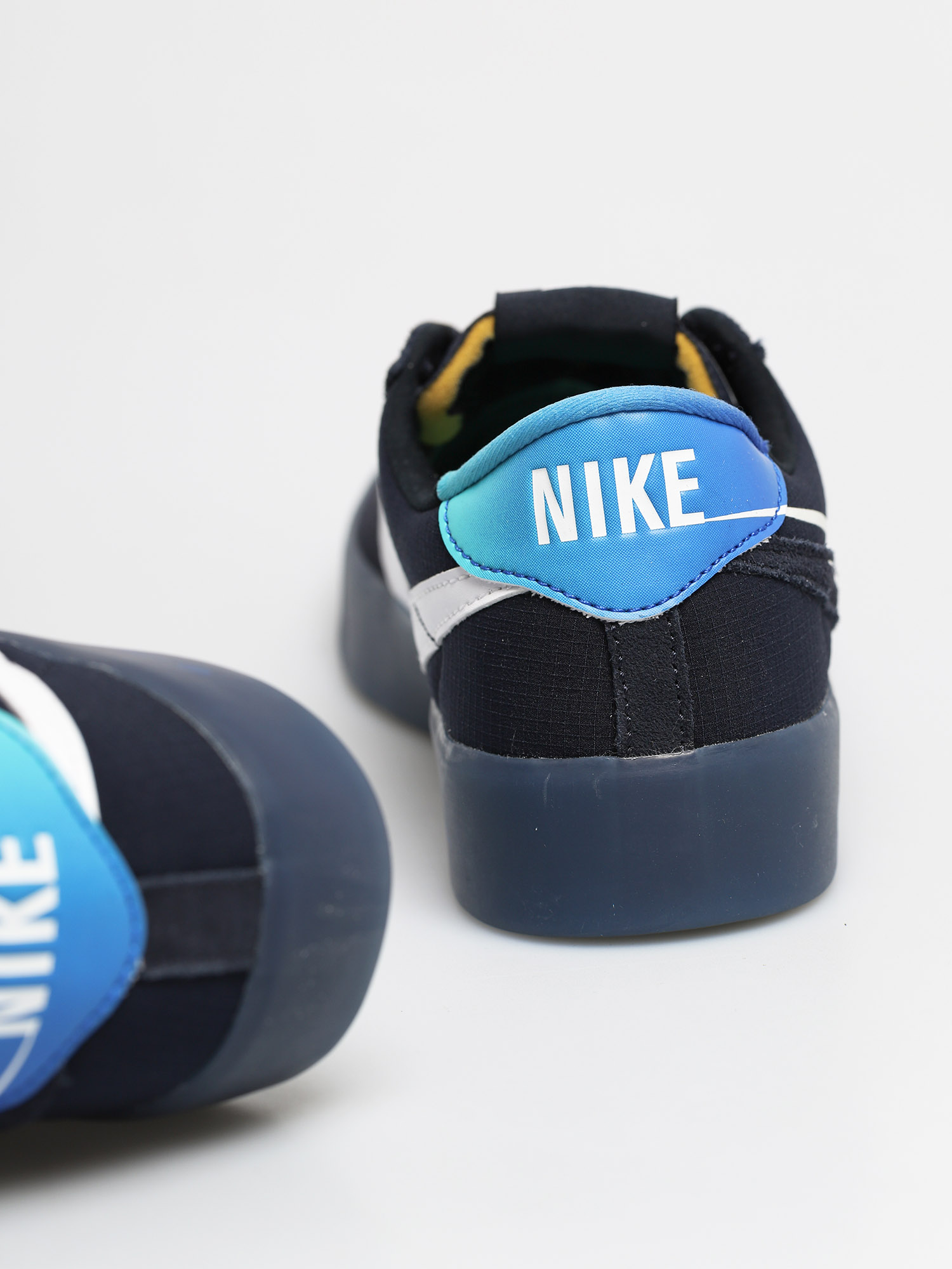 Nike SB Bruin React T Schuhe (dark obsidian/white hyper jade)