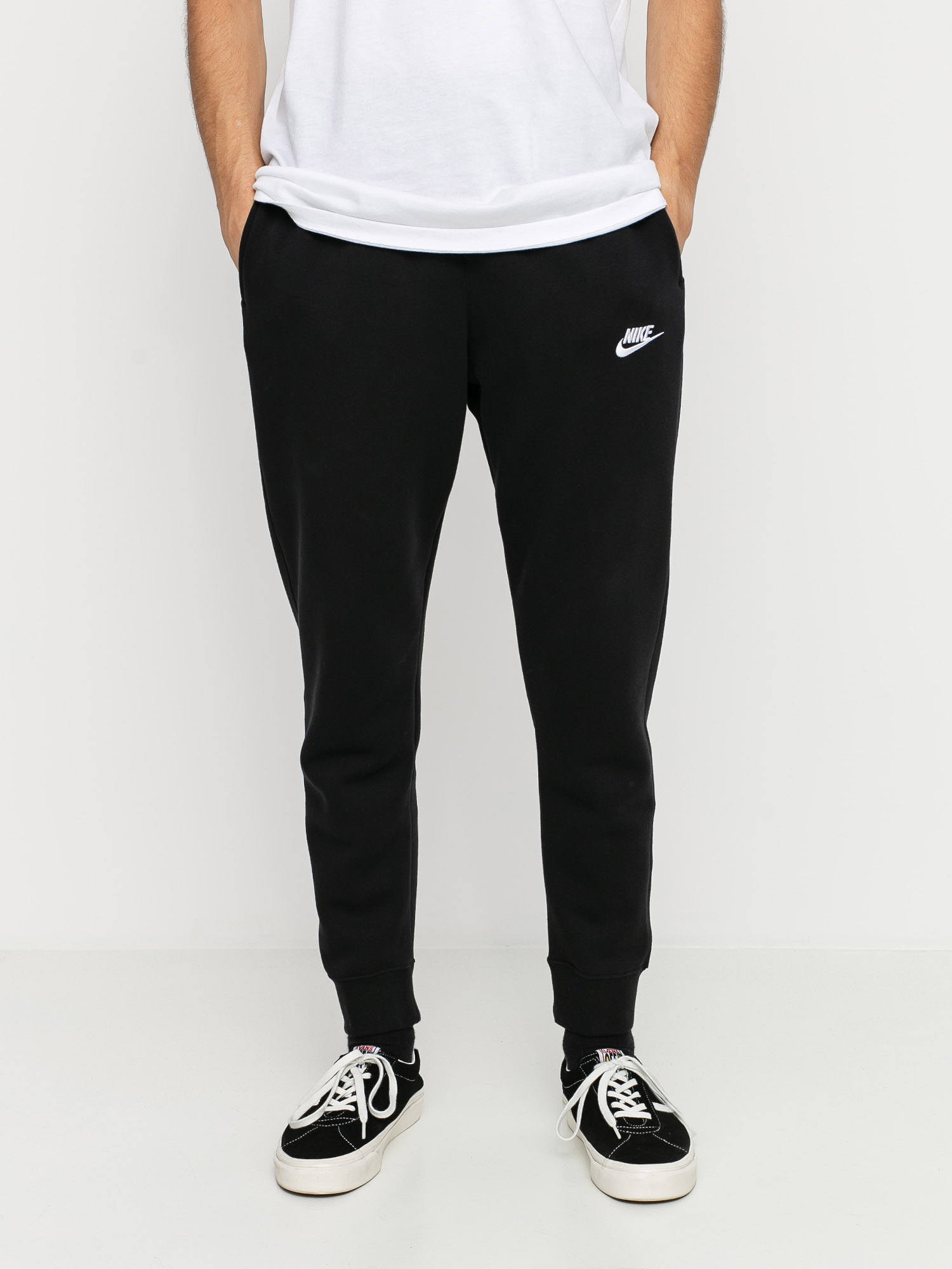 Nike Club Jogger Hose (black/black/white)