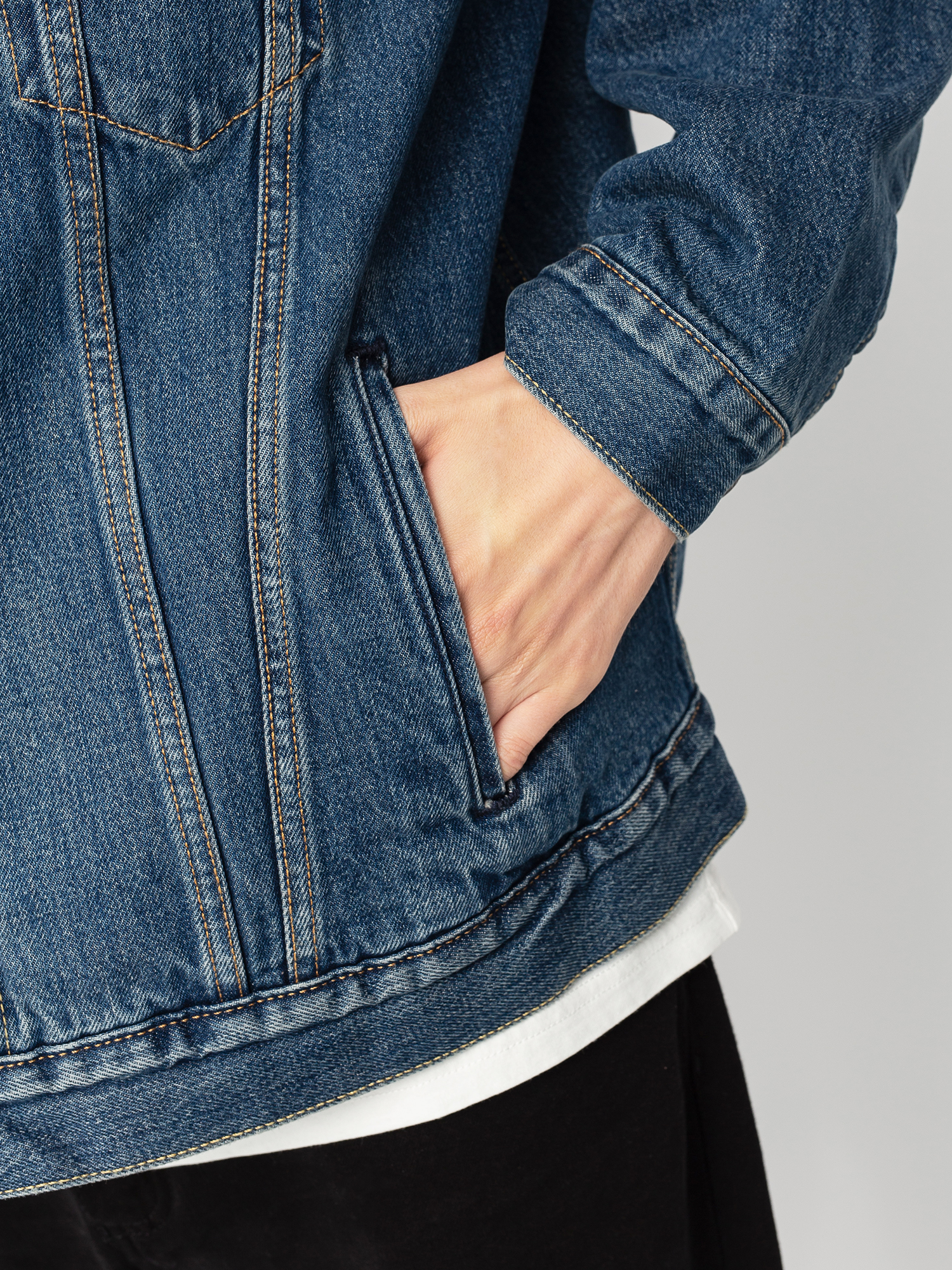 Levi's® Vtg Fit Sherpa Trucker Jacke (dark indigo)