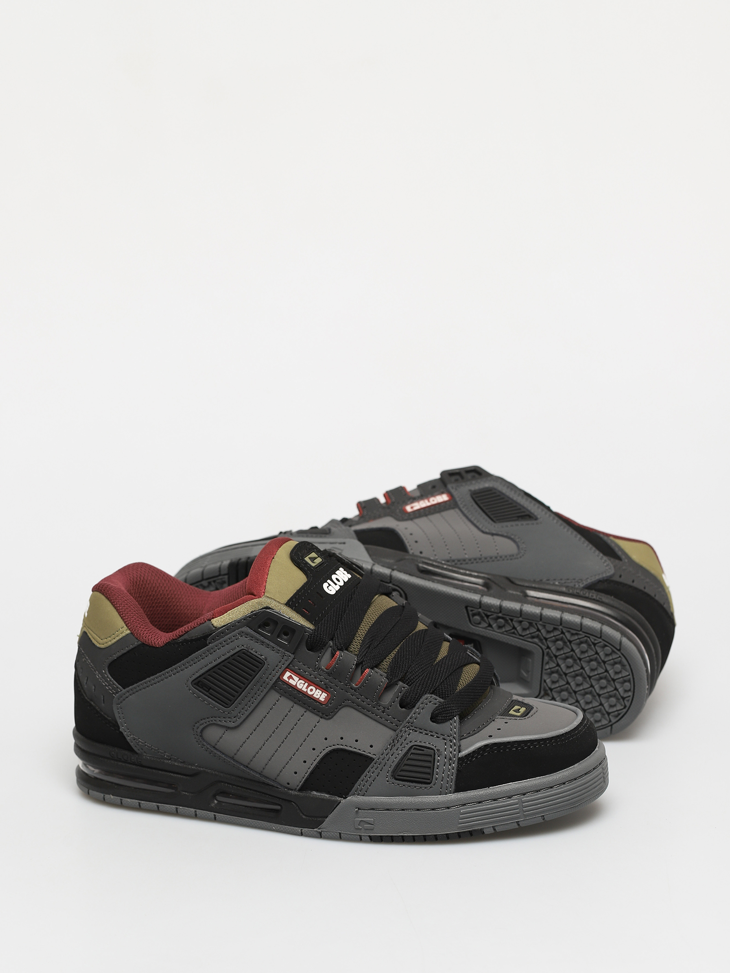 globe sabre charcoal