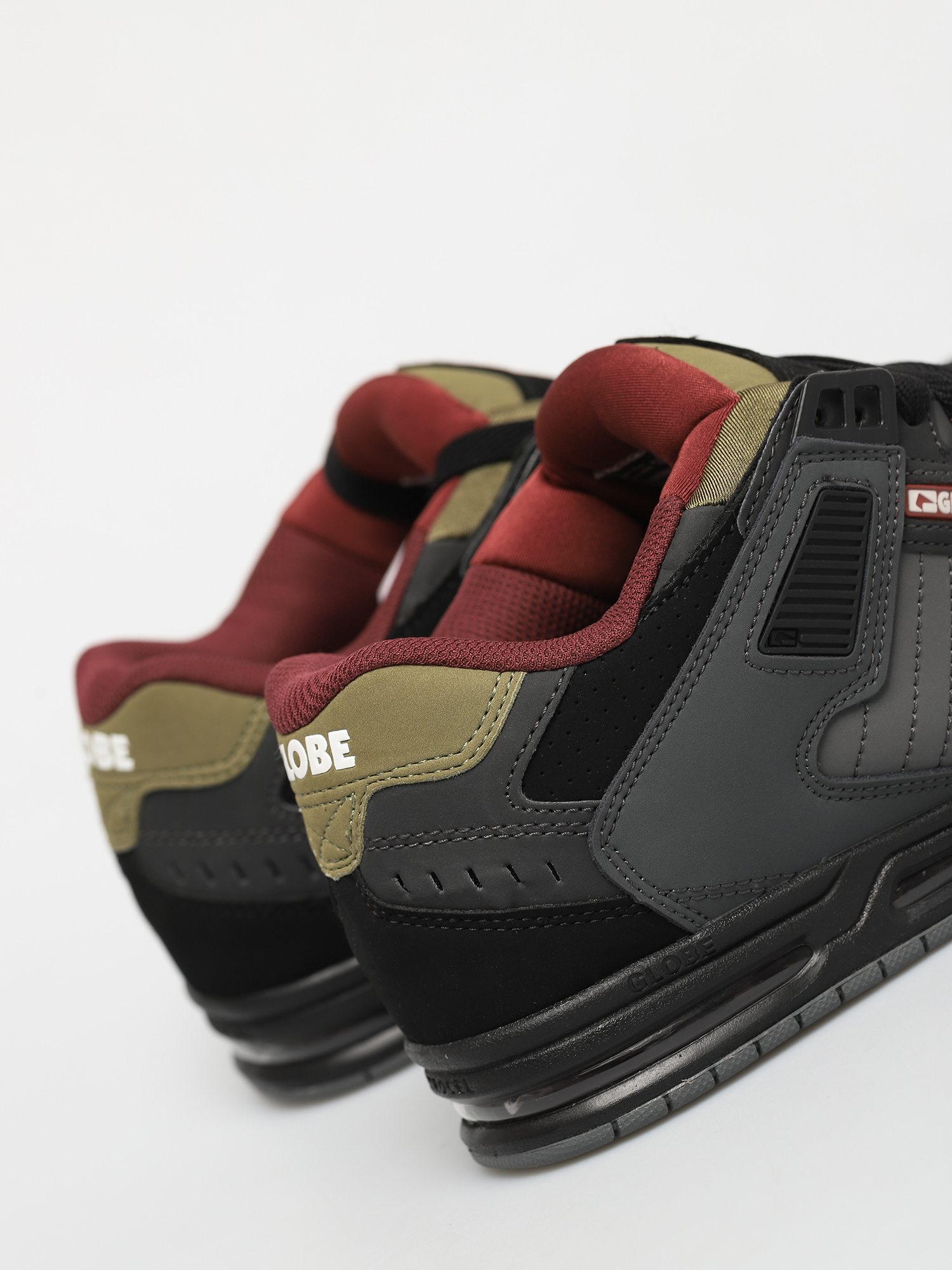 Globe Sabre Shoes (charcoal/black/iron)