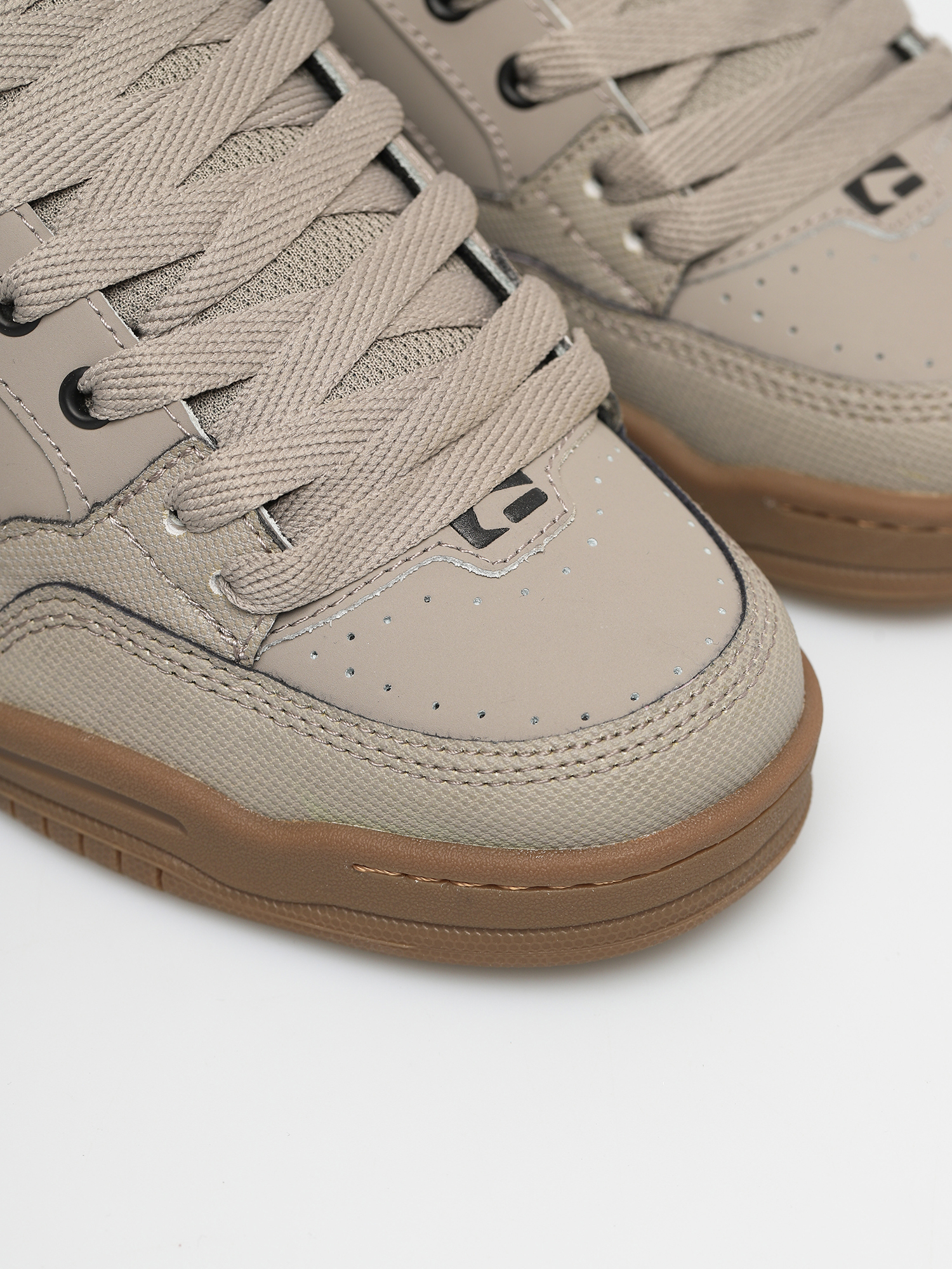 Globe Tilt Schuhe (stucco/gum)