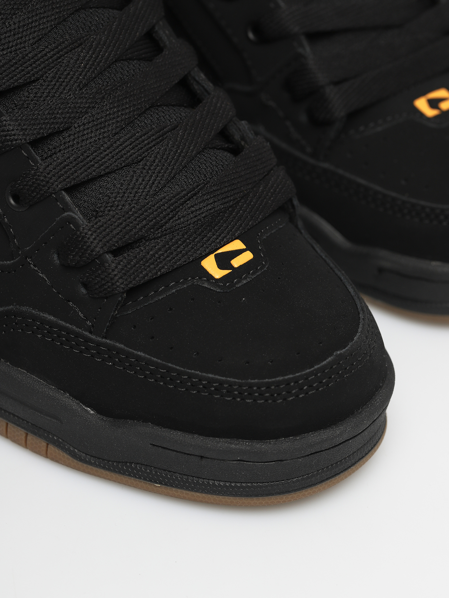 Globe Tilt Shoes (black/caramello)