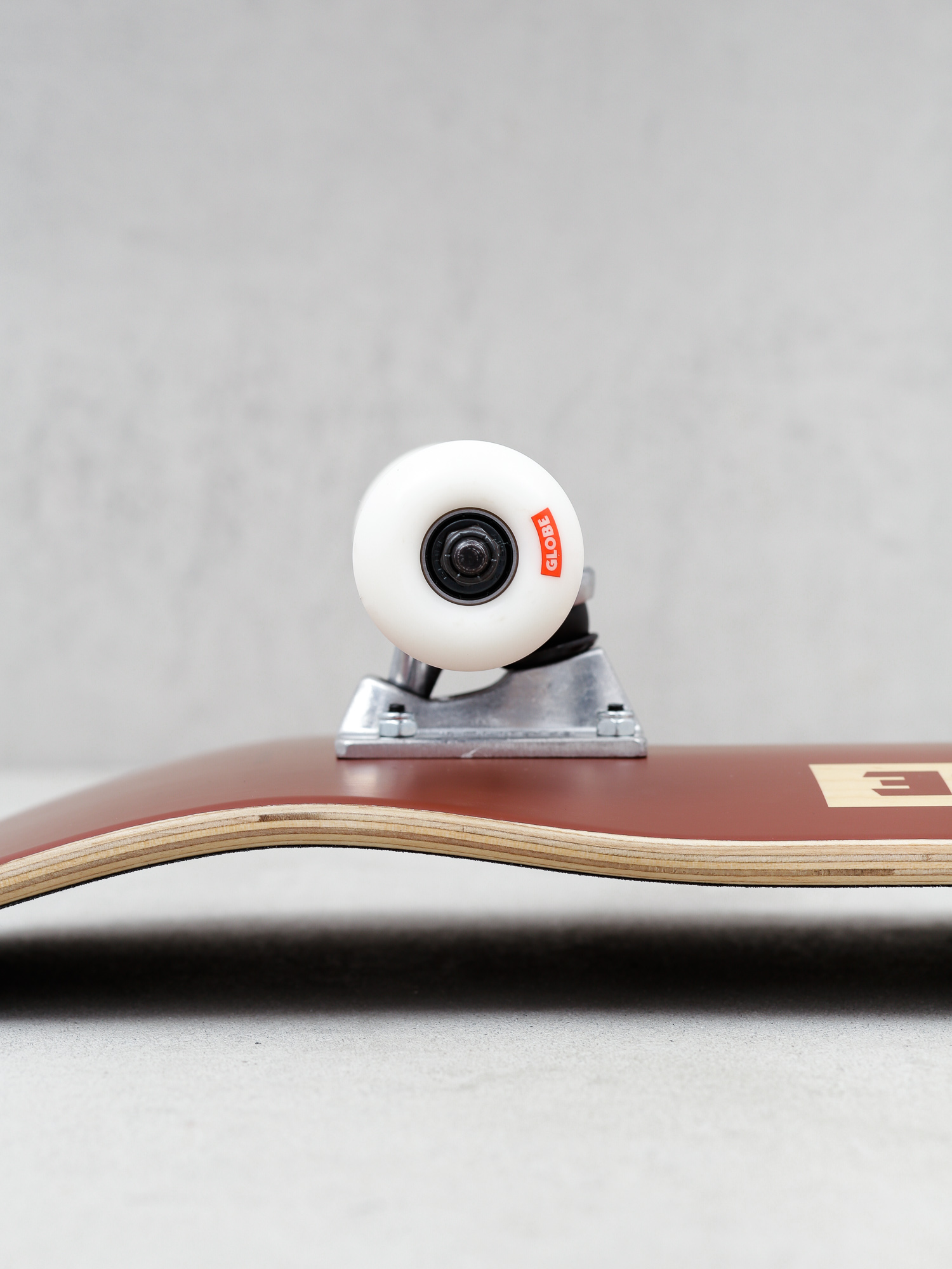 Globe Goodstock Skateboard (clay)