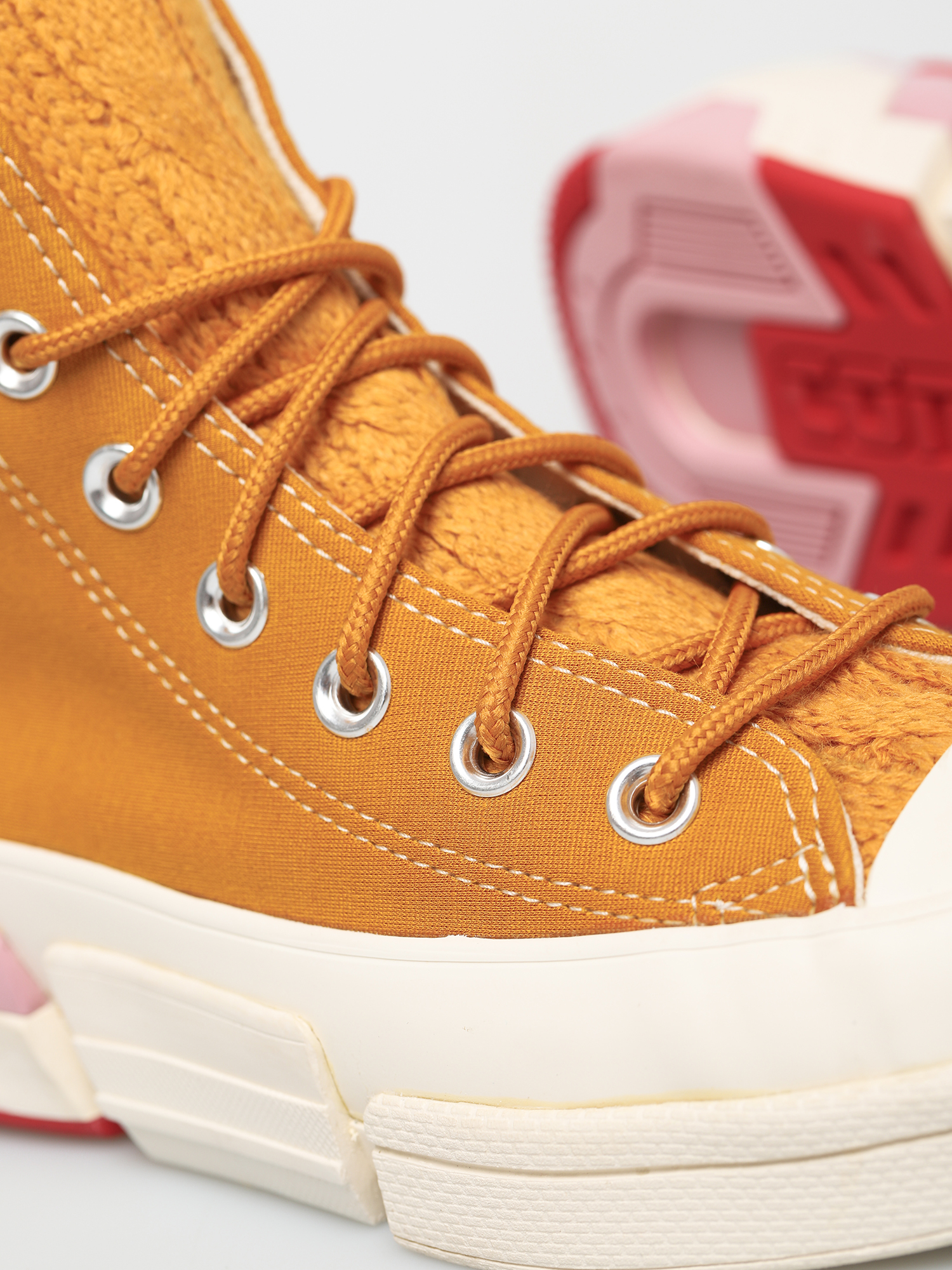 Converse CPX70 Shoes Wmn (saffron yellow/university red)