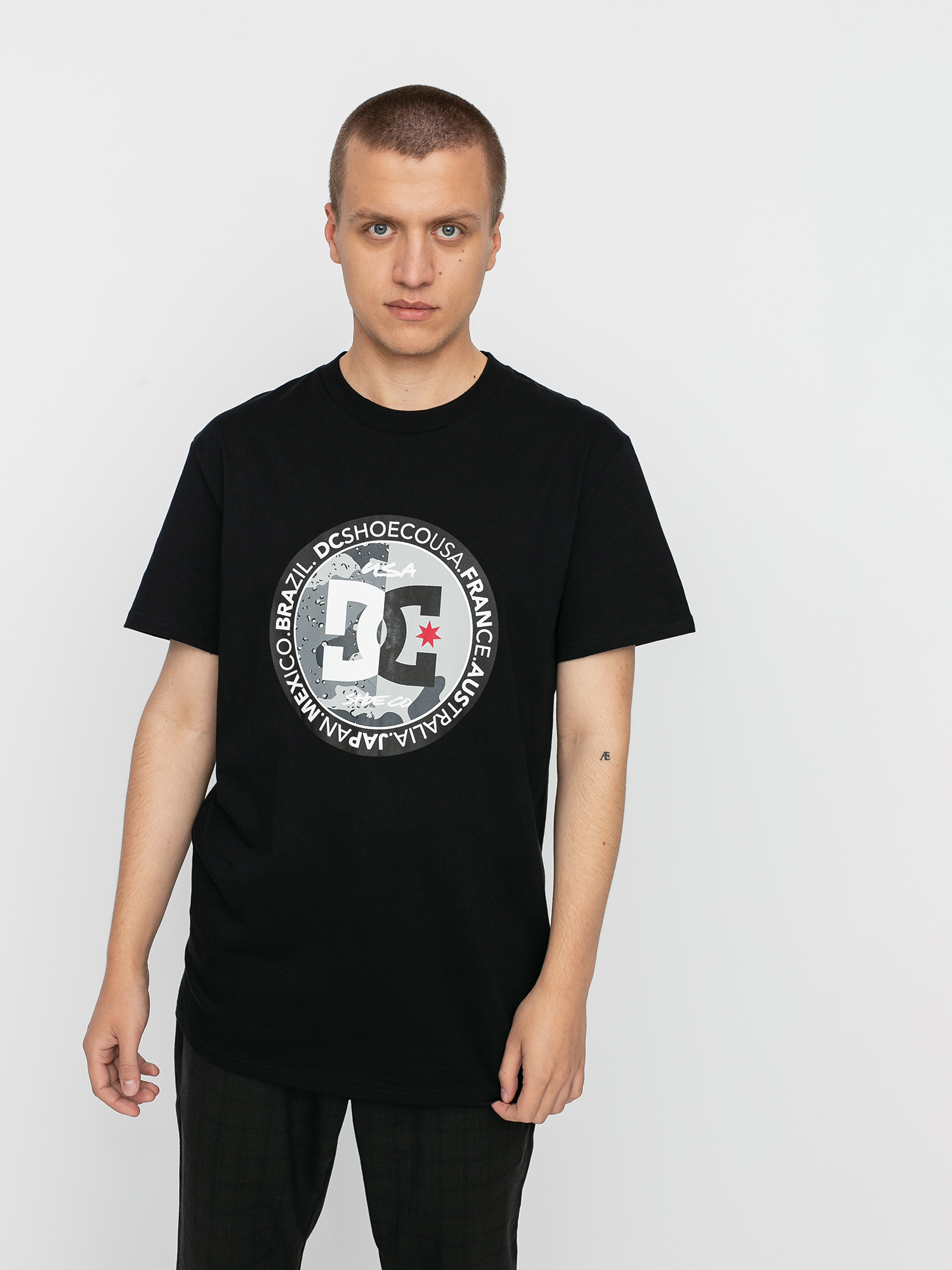 DC Divide And Conquer T-shirt black (black)