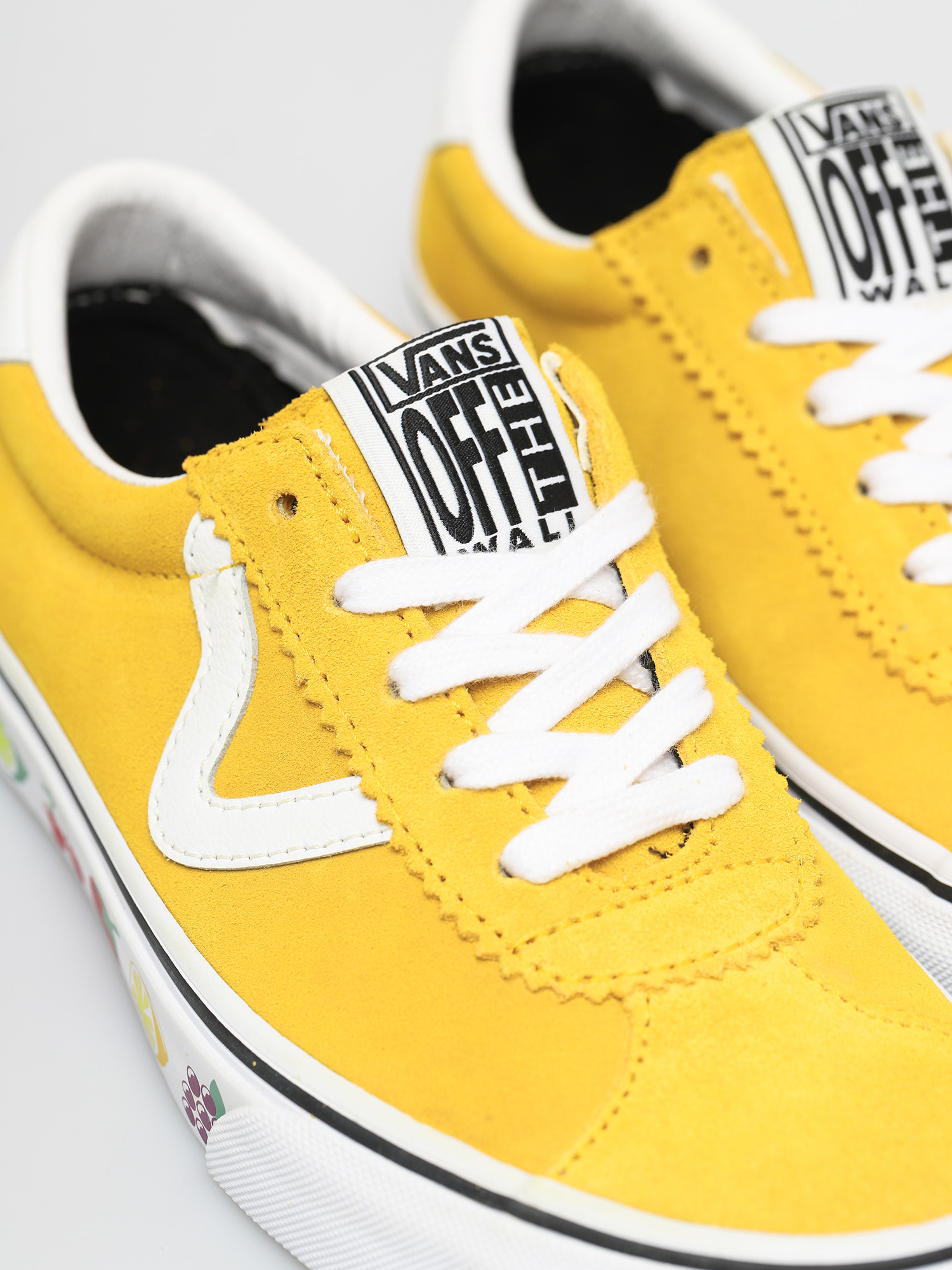 Vans Sport Shoes (sidewall print/frtsrtwht)