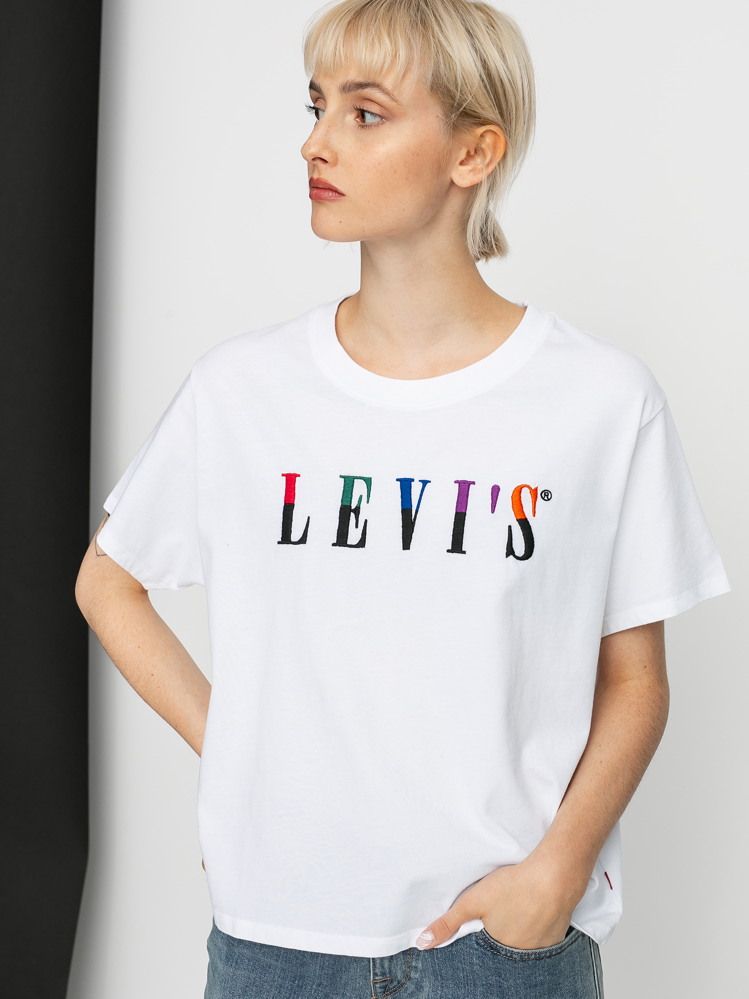 levi's varsity tee