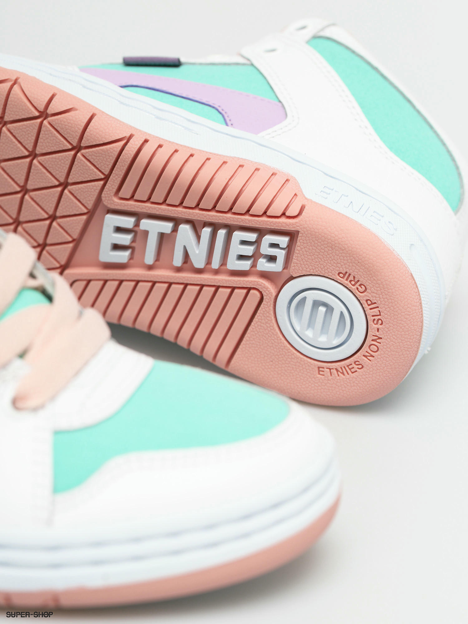 pink and white etnies