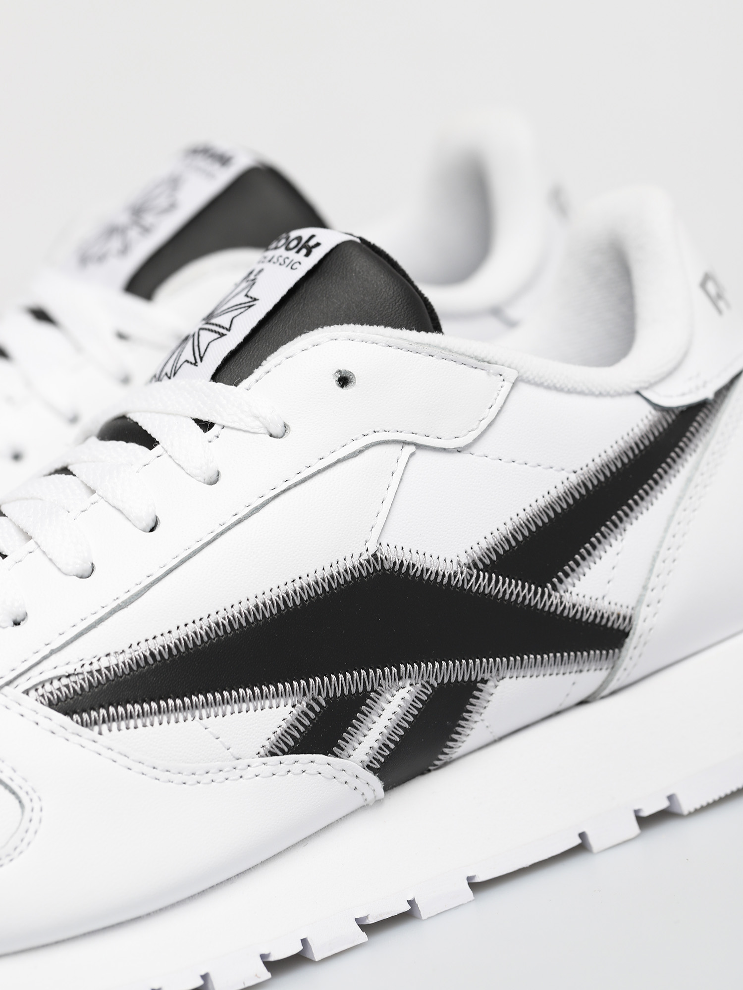 Reebok Classic Leather Shoes (white/black/msilve)