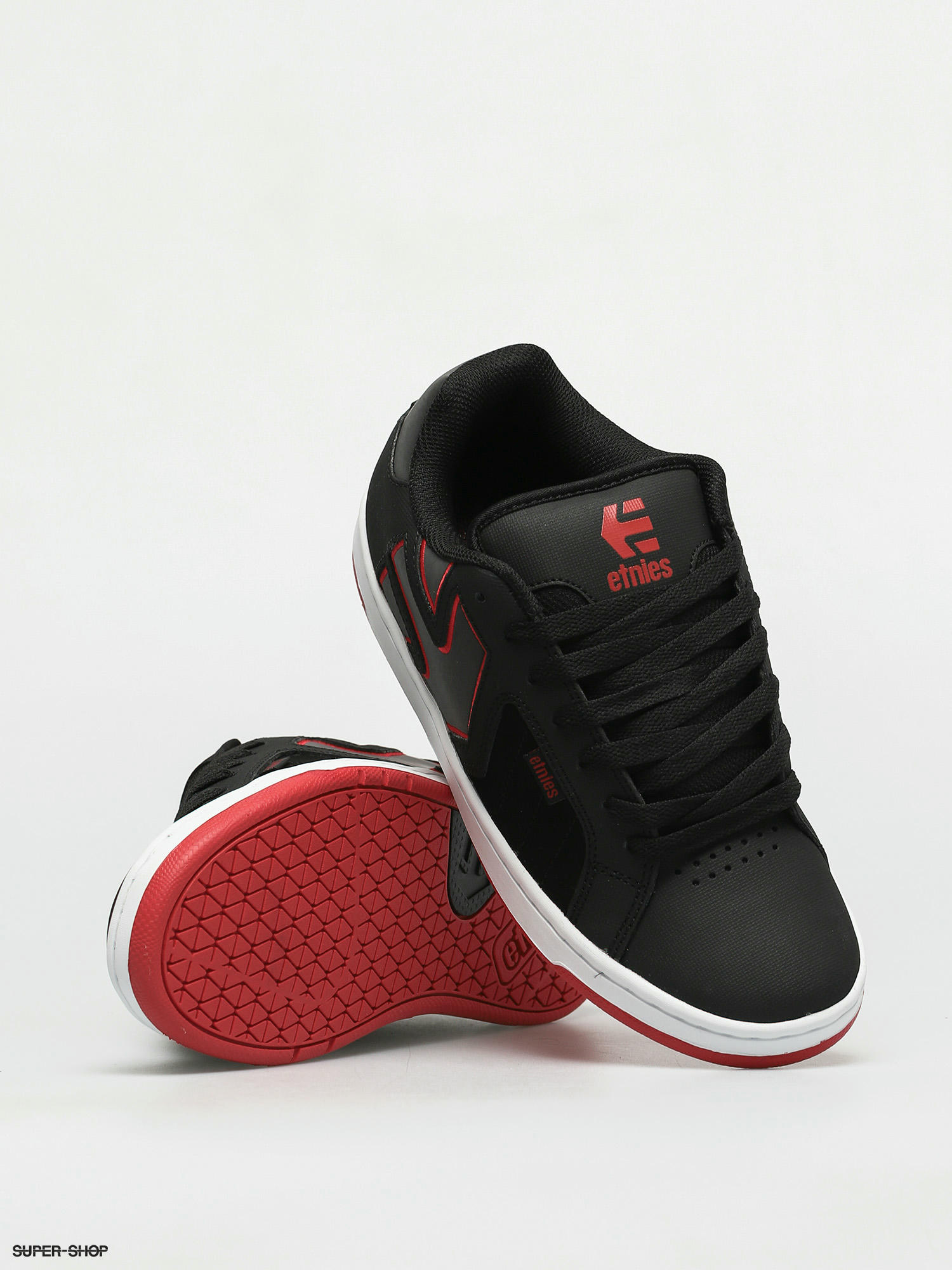 black and red etnies