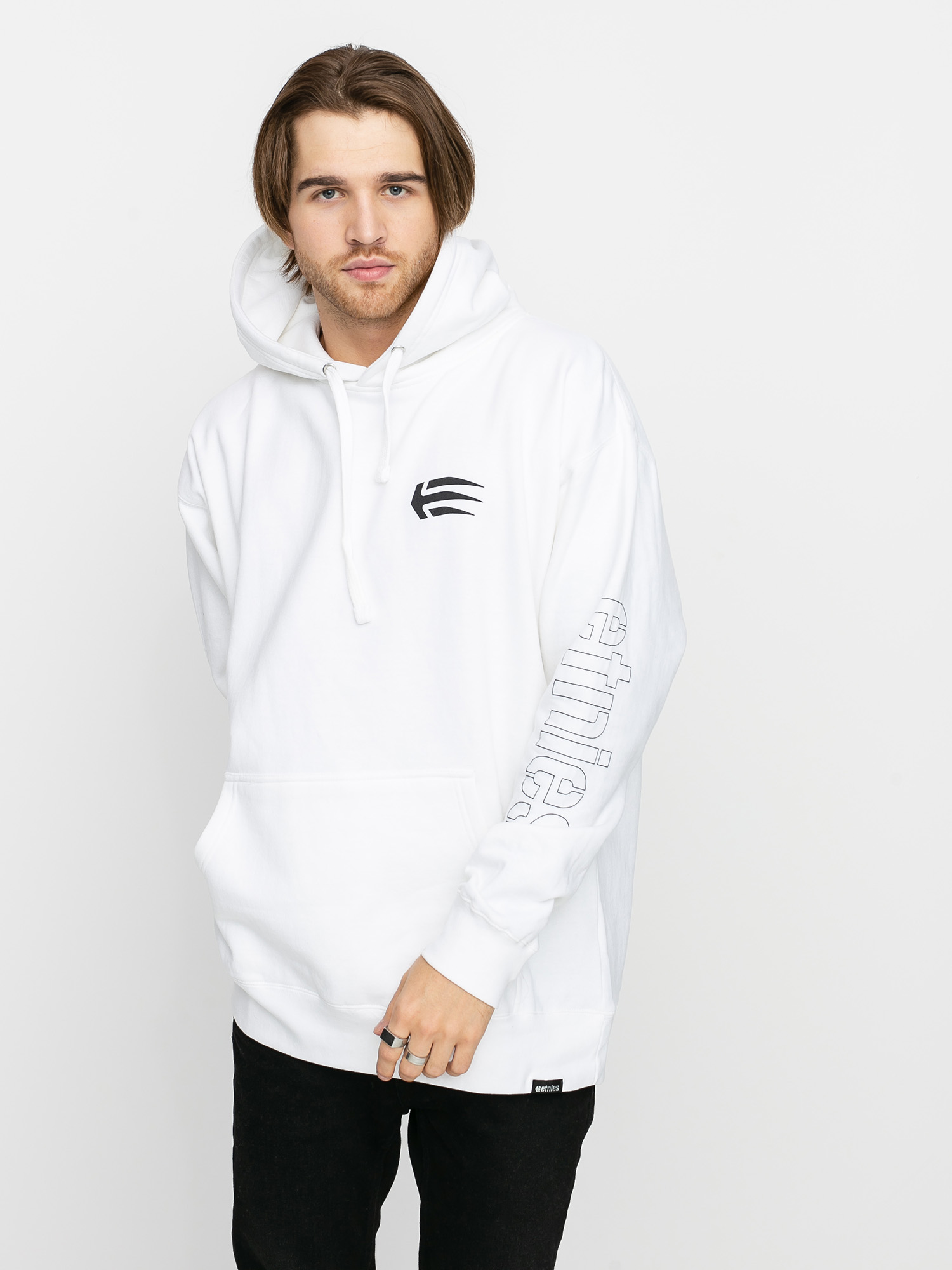 etnies pullover