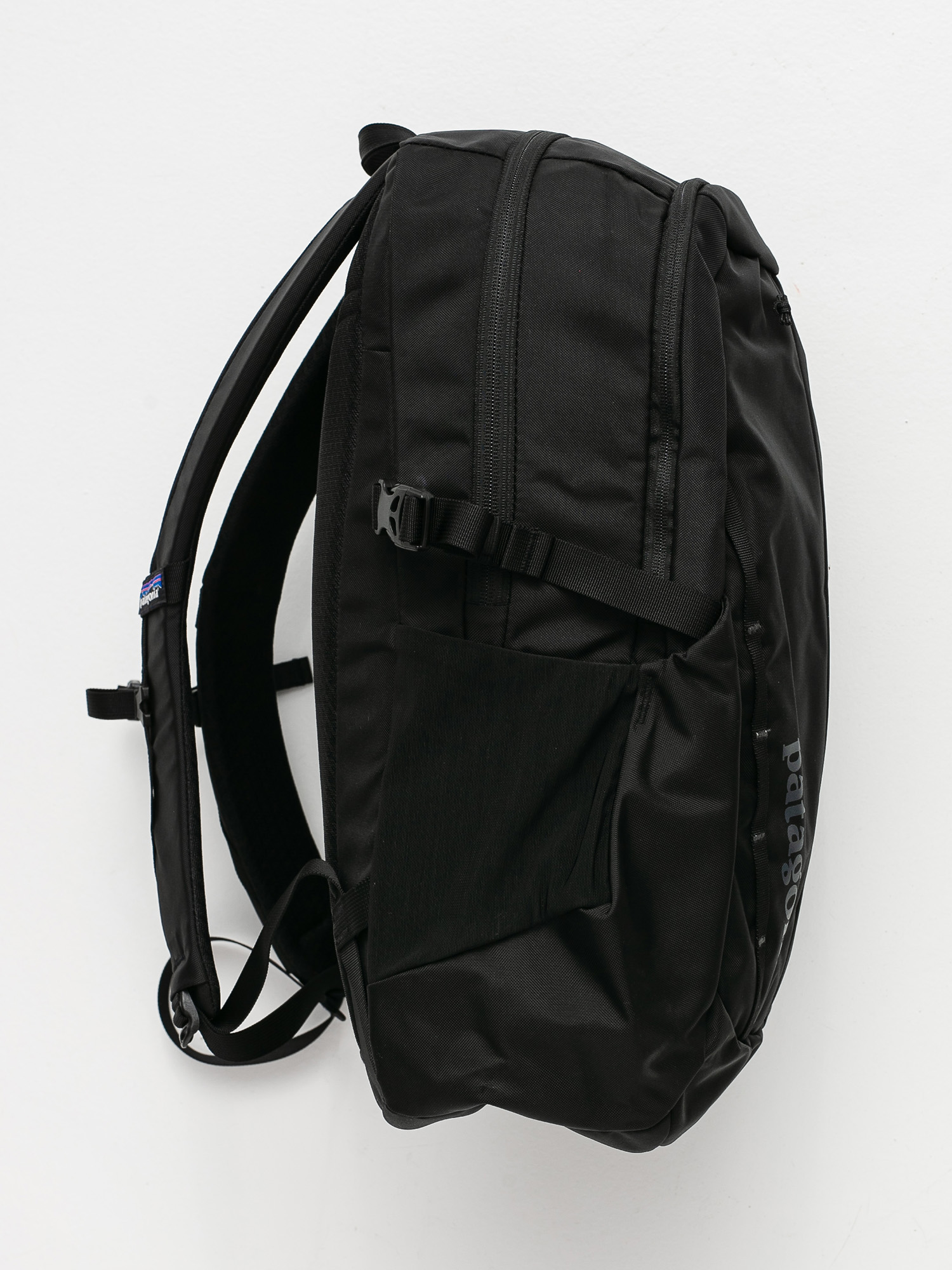 Patagonia Refugio 28L ブラックバックパック 美品 Patagonia Refugio Pack 28L Laptop Sleeve Backpack 47912