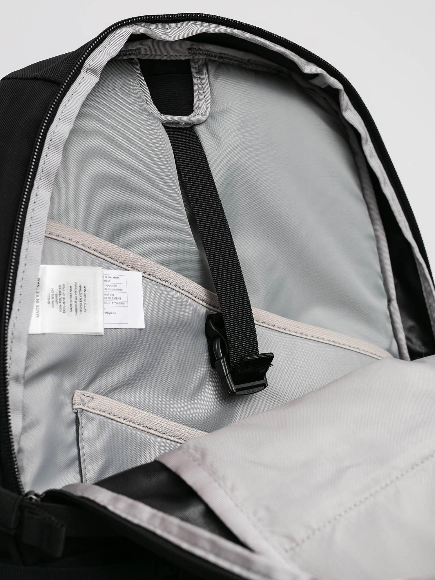 Patagonia Refugio Pack 28L Backpack (black)