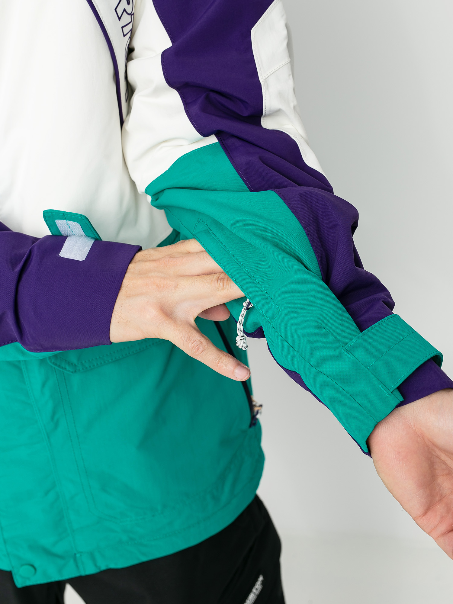 Mens Burton Breach Insulated Snowboard jacket (parachute purple/stout white/dynasty green)