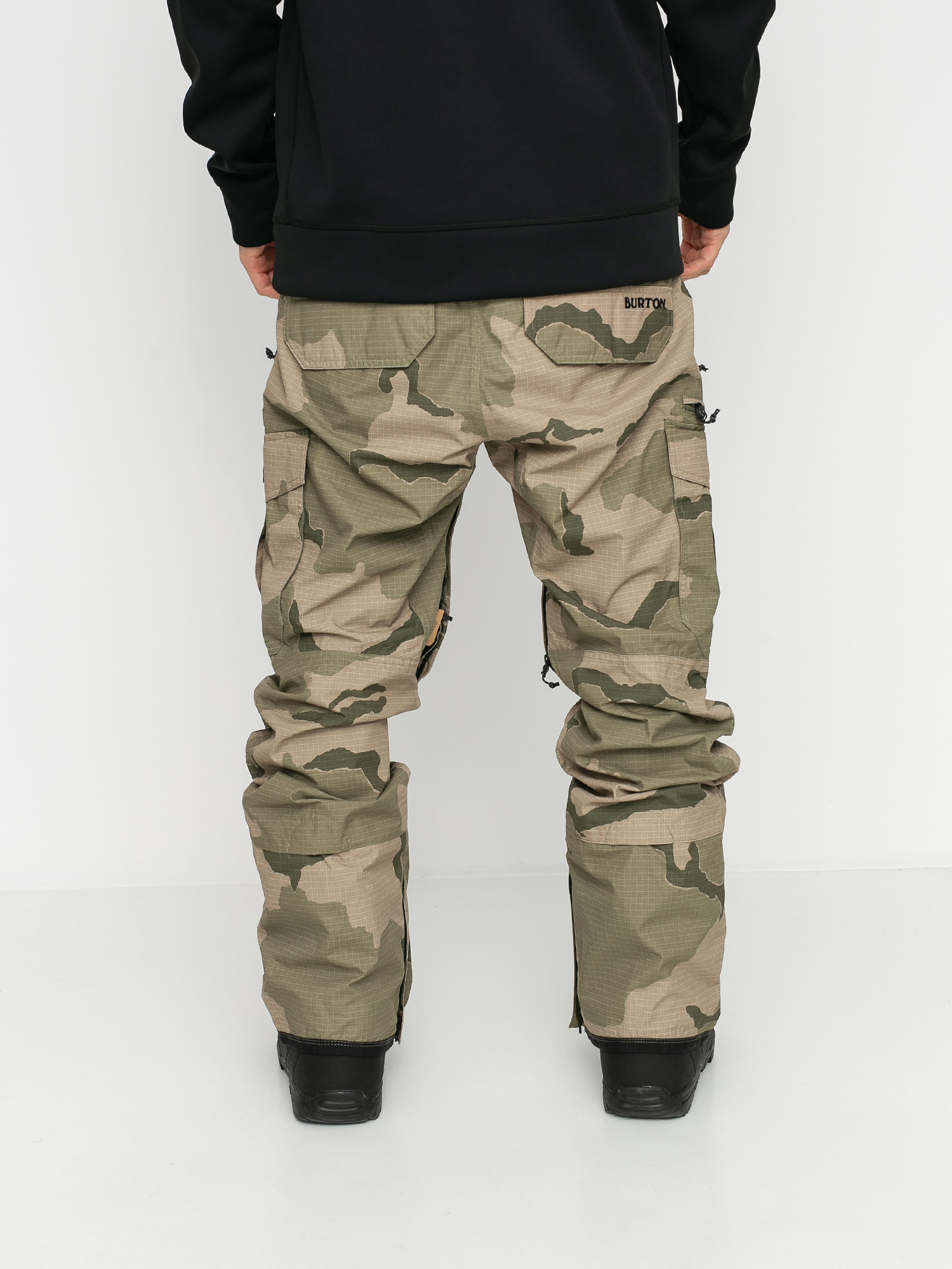 Mens Burton Cargo Snowboard pants (barren camo)