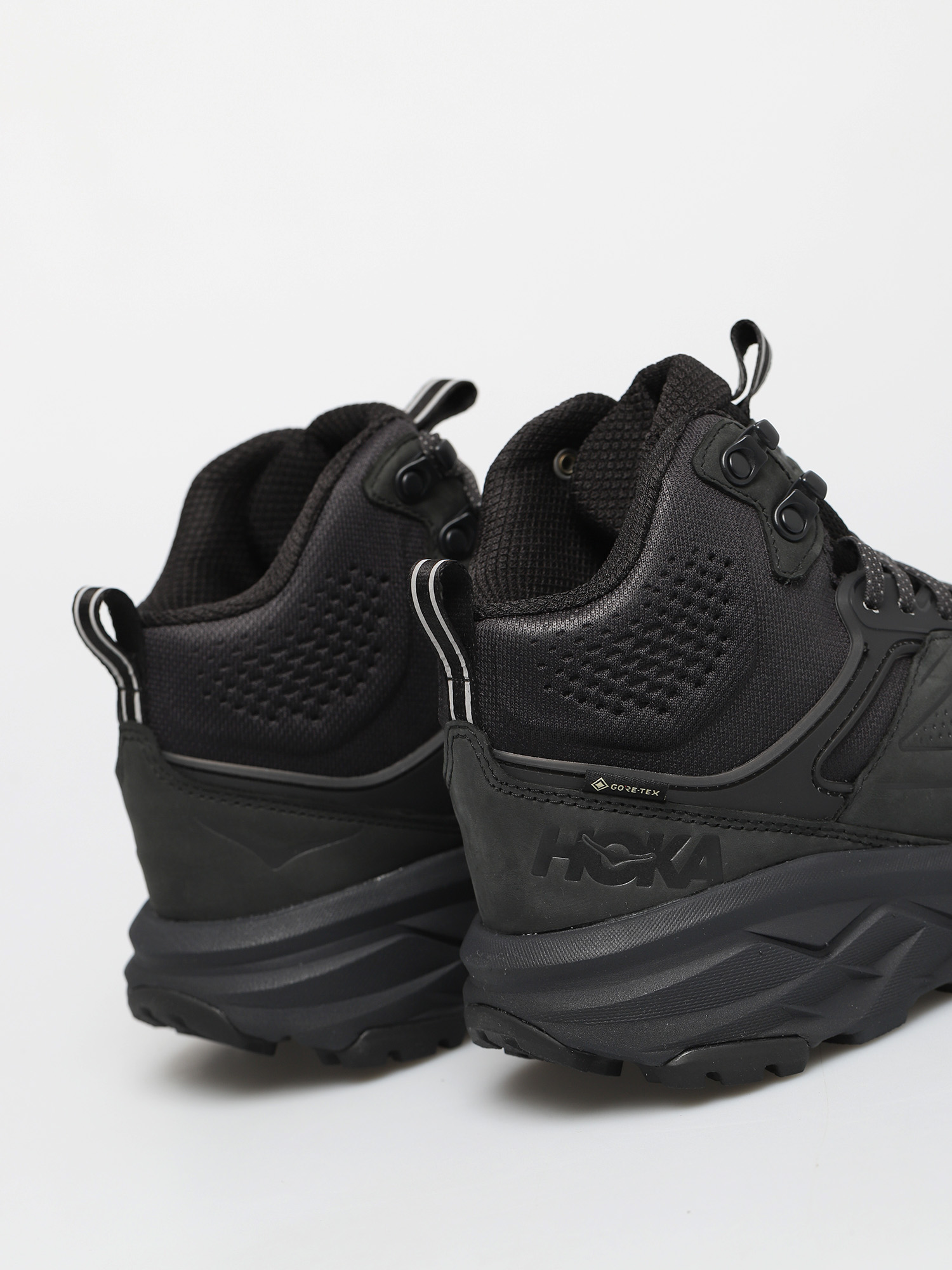 Hoka One One Challenger Mid Gore Tex Winter shoes (black)