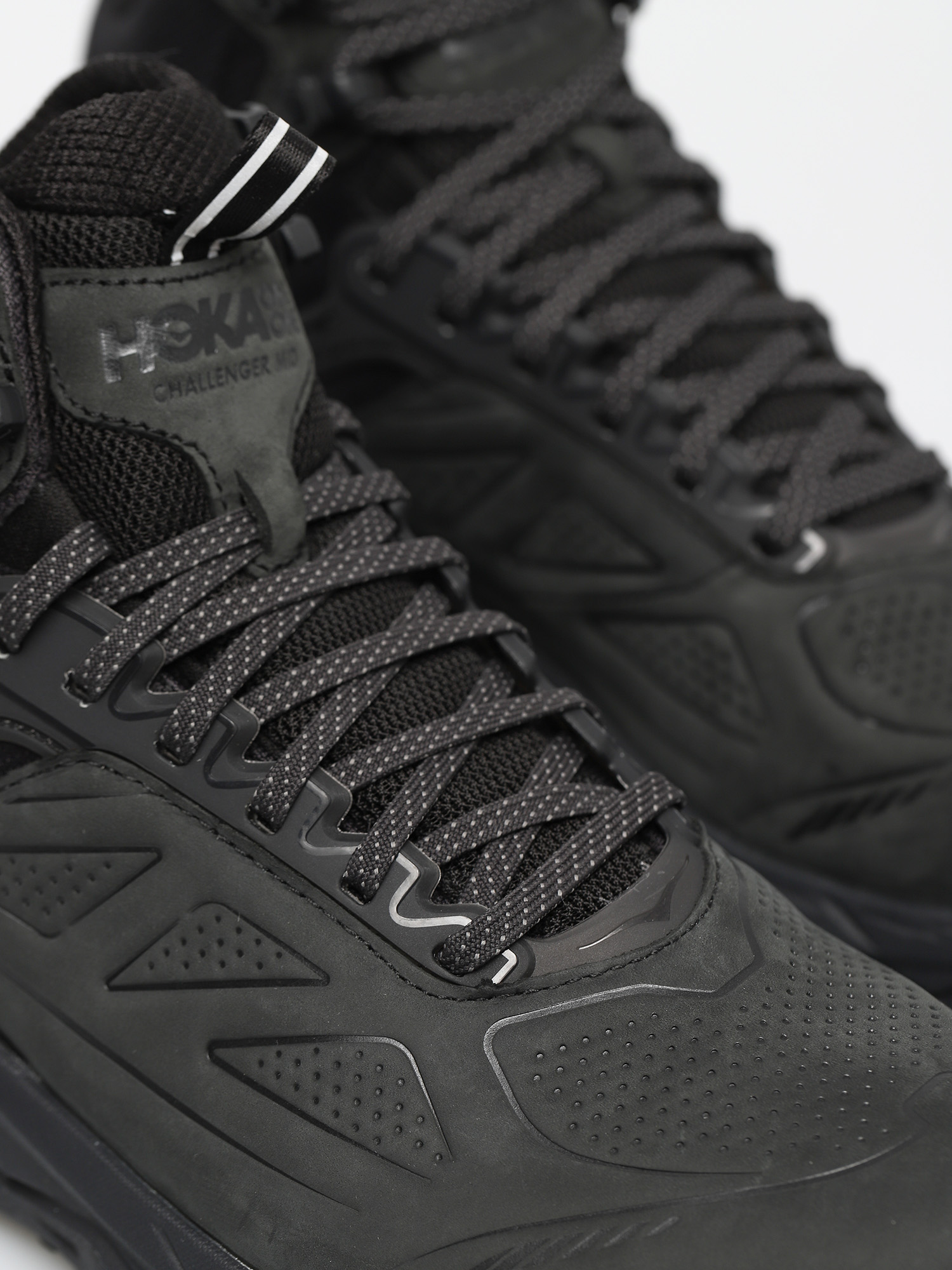 Hoka One One Challenger Mid Gore Tex Winter shoes (black)