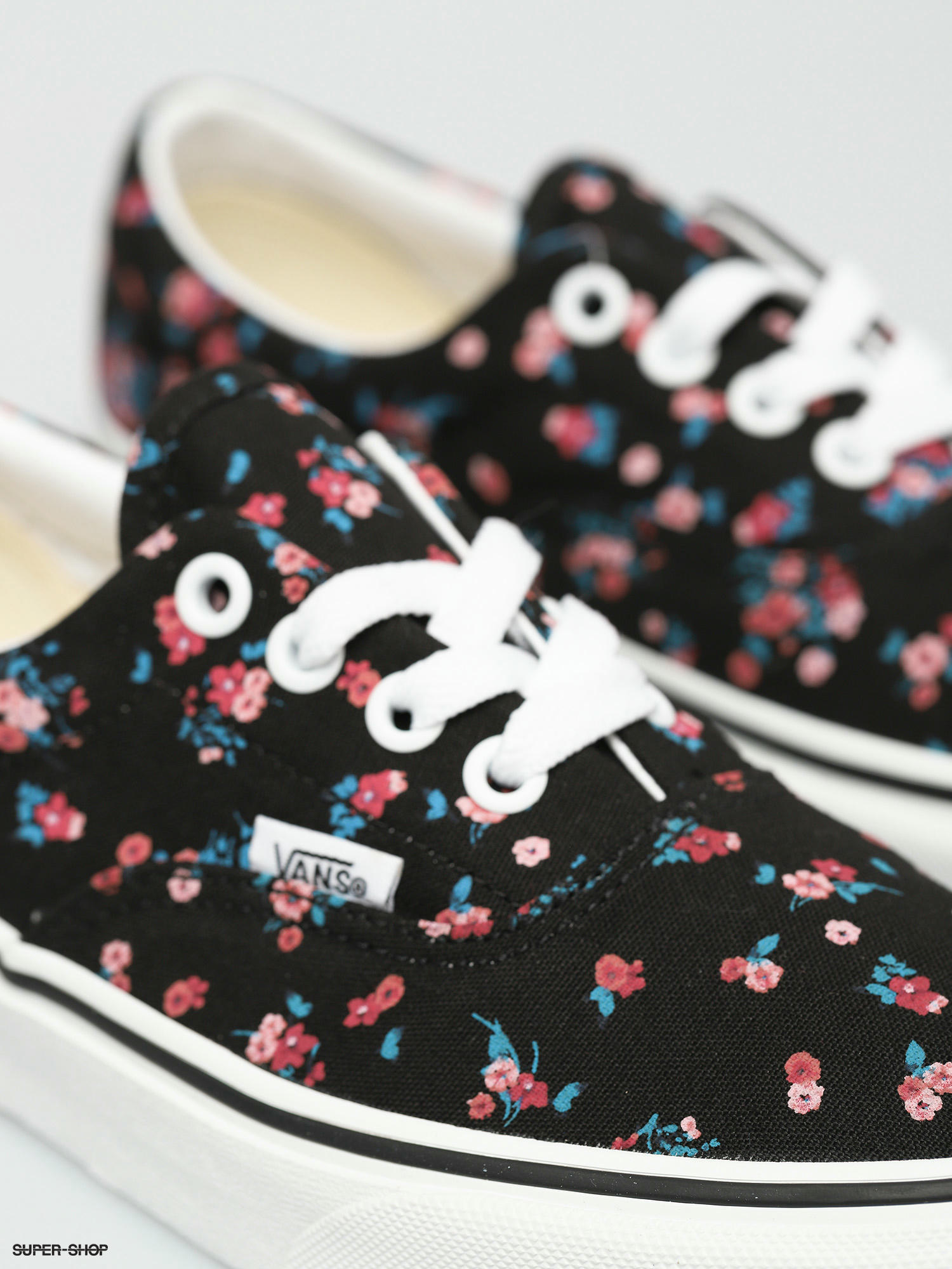 ditsy floral era vans