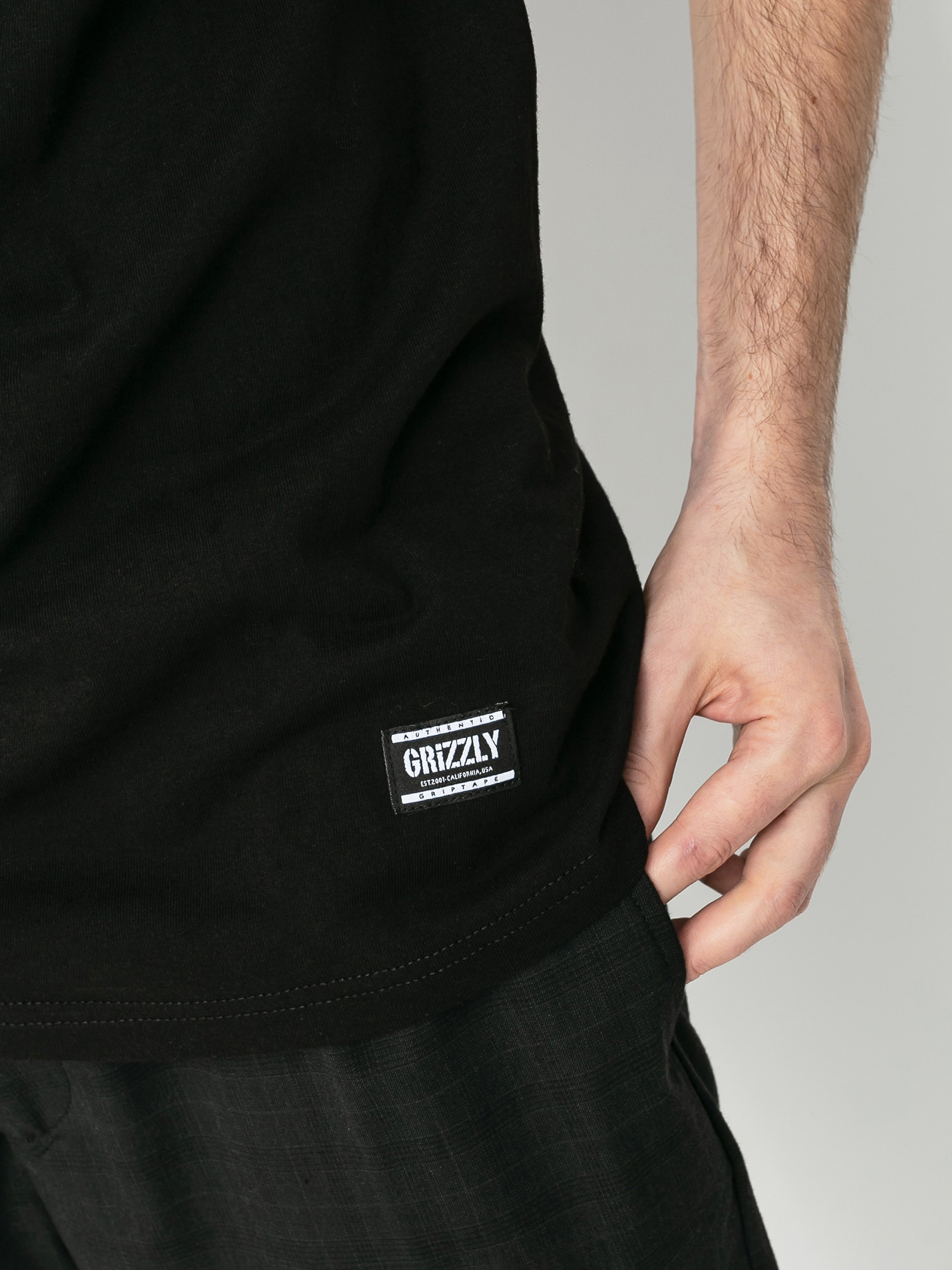 Grizzly Griptape Foliage Pocket Bear T-shirt (black)