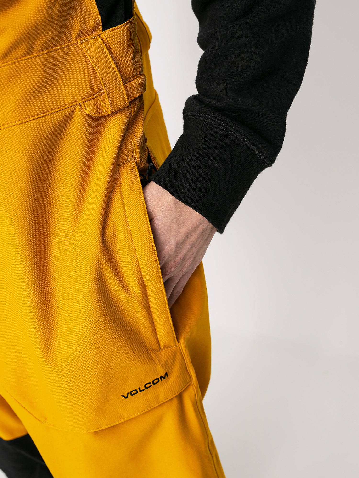 Mens Volcom Roan Bib Overall Snowboard pants (resin gold)