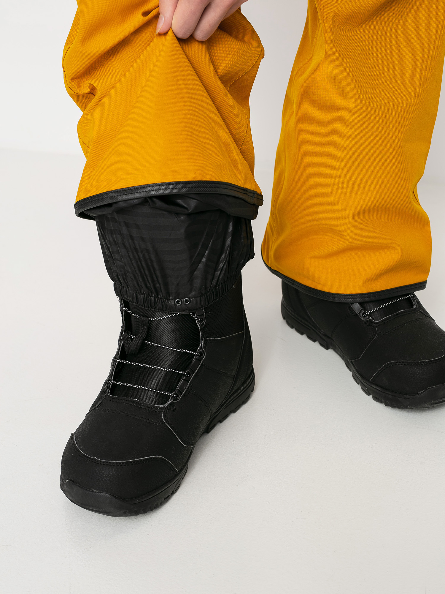 Mens Volcom Roan Bib Overall Snowboard pants (resin gold)